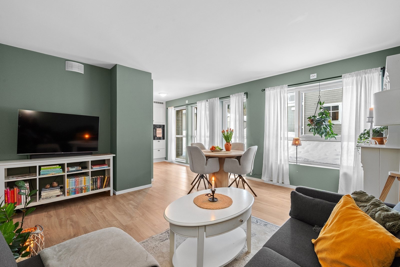 Velkommen til Brustugguvegen 20A - en fin og moderne leilighet fra 2024! Foto: Interiørfoto V/Haukdal. Galleribilde