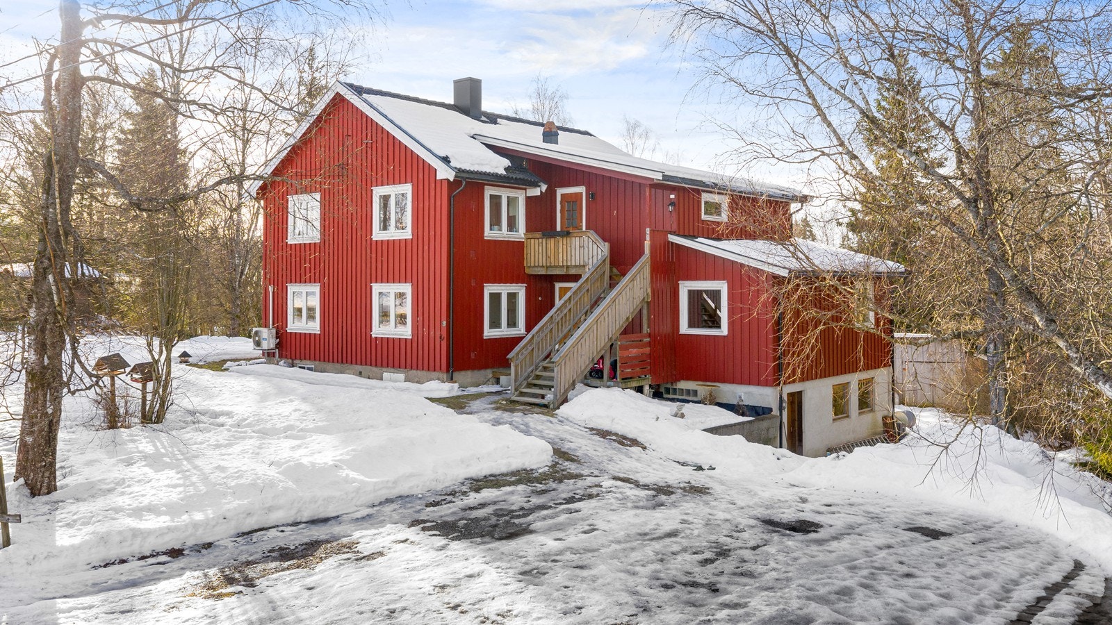 Velkommen til Seljevegen 20 - Innholdsrik enebolig med godkjent utleiedel i rolige og naturskjønne omgivelser! (Fotograf: Trond Walsø) Galleribilde