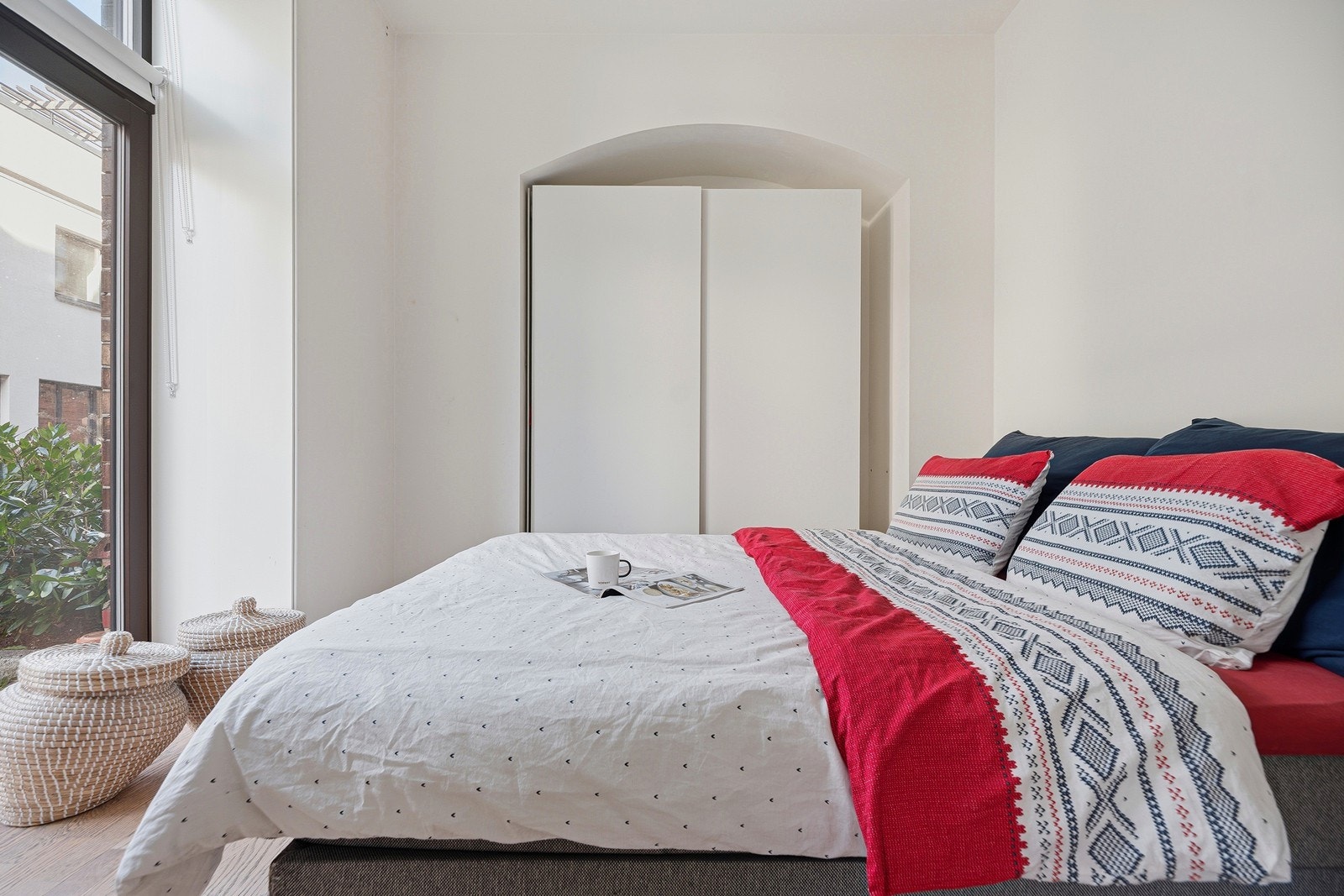 Soverommet har god plass til dobbeltseng, garderobeskap og annet etter eget ønske Galleribilde