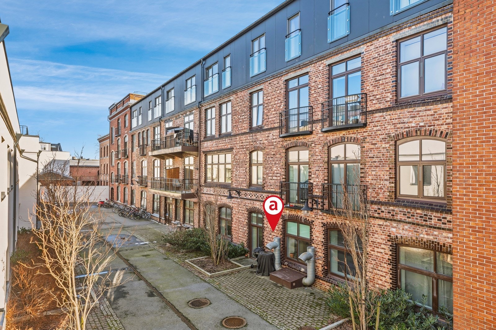 En sjarmerende 2-roms vendt mot rolig bakgård Galleribilde