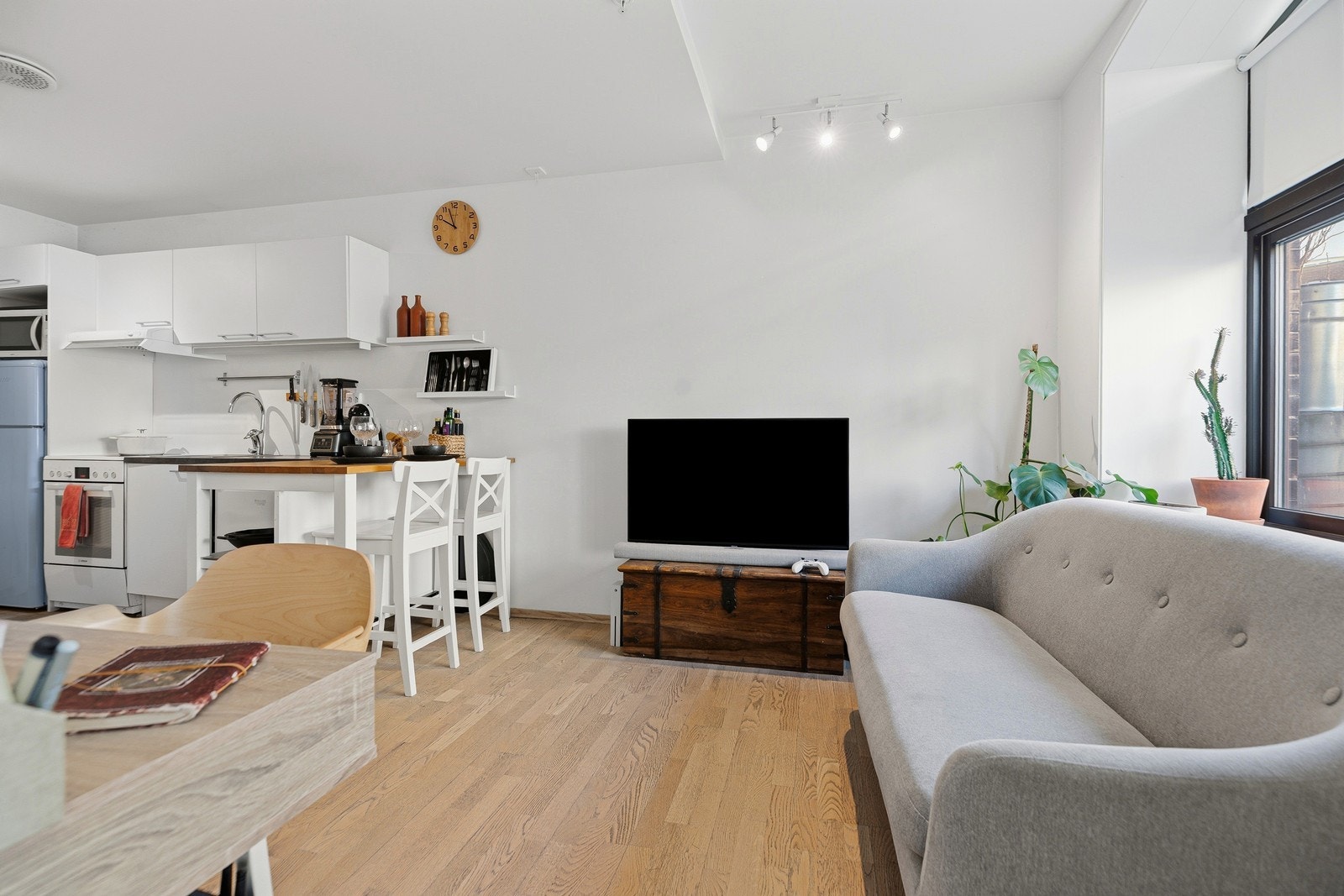 I stuen kan man innrede med både sofa- og spisegruppe Galleribilde