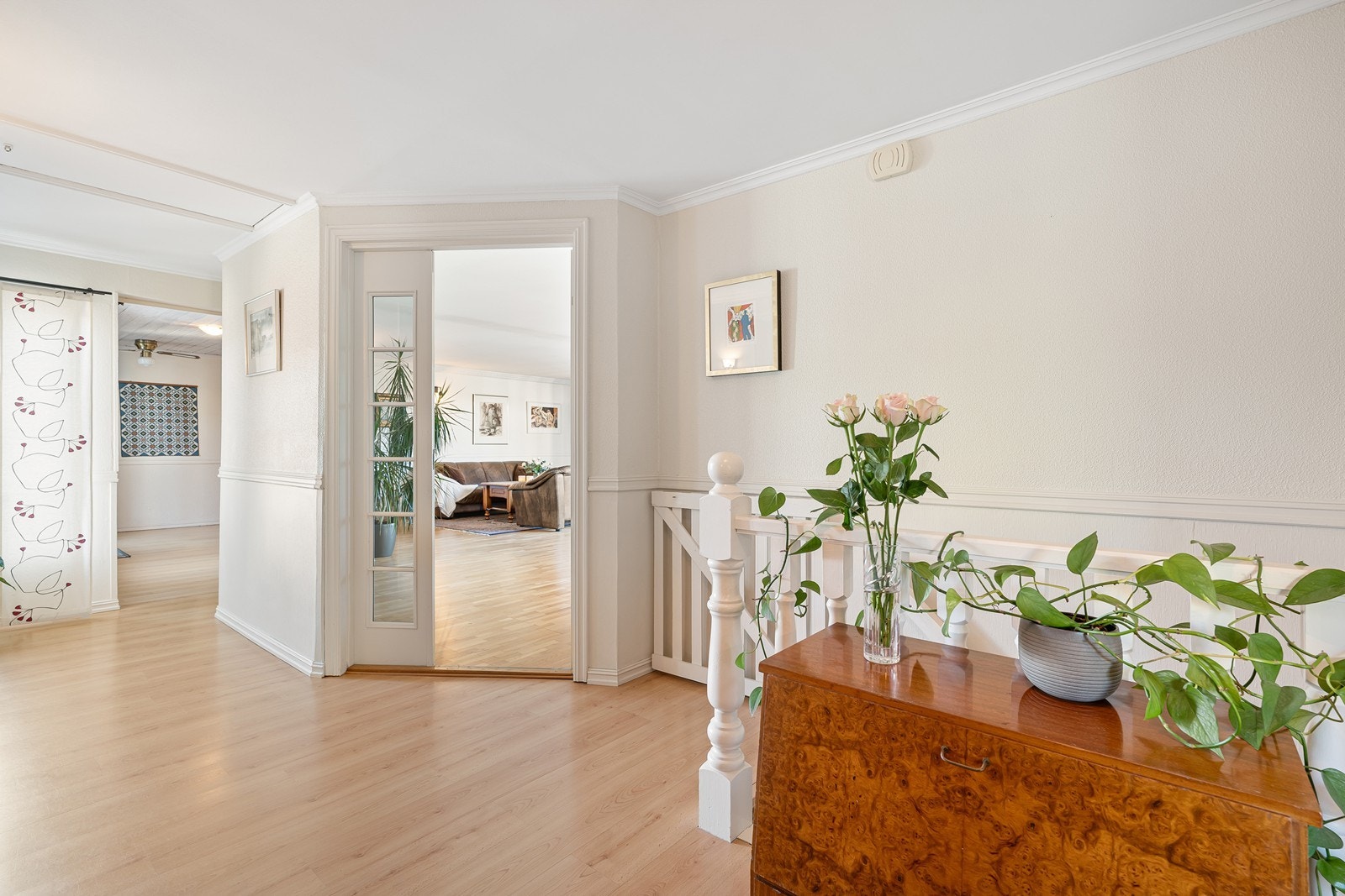 Entré/gang Galleribilde