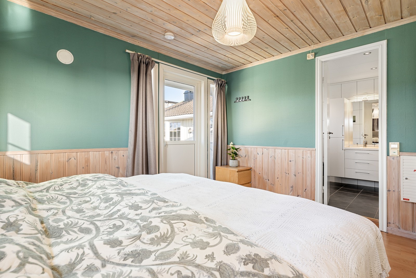 Hovedsoverom med tilgang direkte til bad Galleribilde