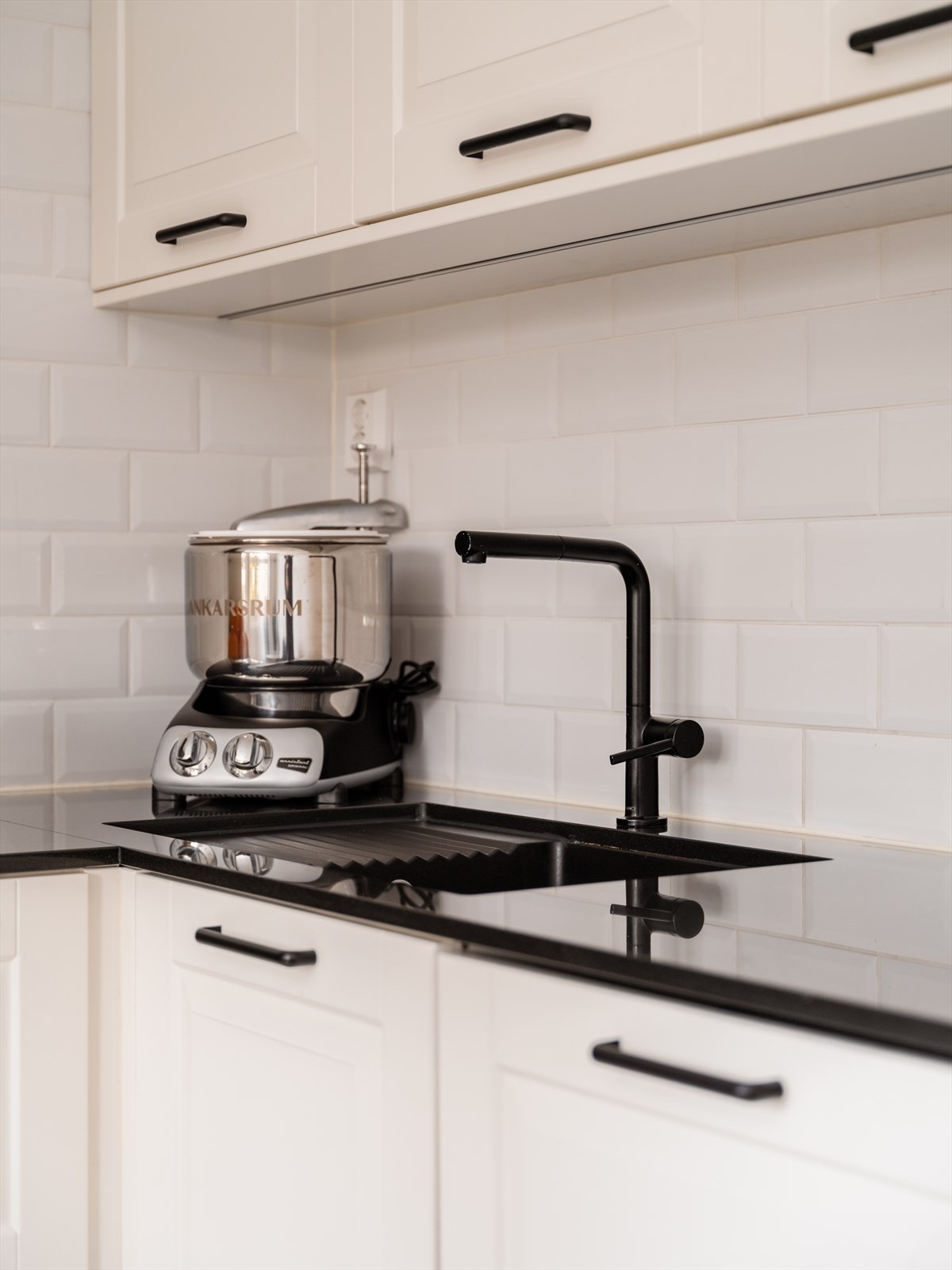 Kjøkkenet fremstår svært lekkert. Galleribilde