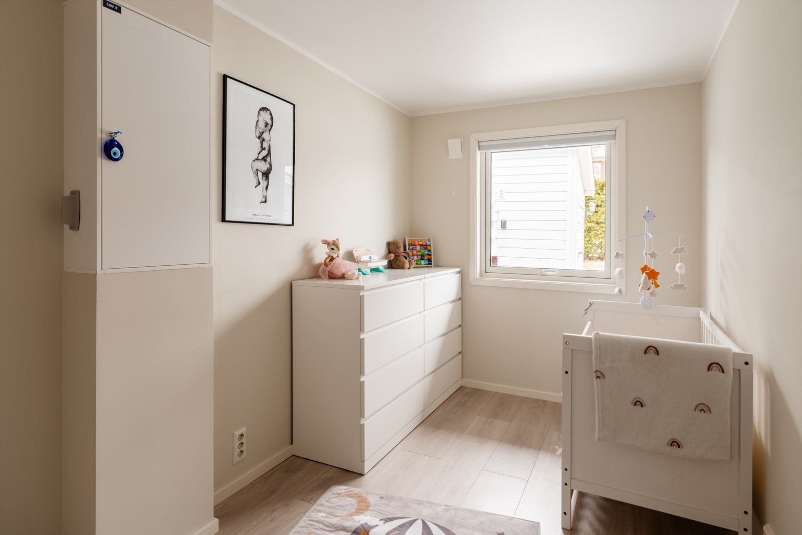 Det andre soverommet egner seg godt som barnerom, gjesterom eller kontor. Galleribilde