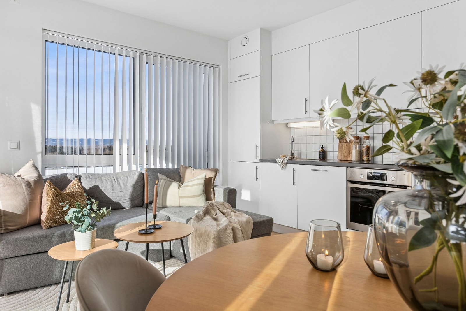 Leiligheten har vannbåren varme fra radiator som gir et stabilt og godt inneklima hele året. Galleribilde