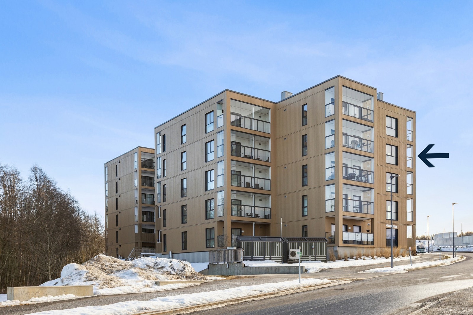 Boligen ligger tett på marka, med flotte turmuligheter rett utenfor døren. Galleribilde