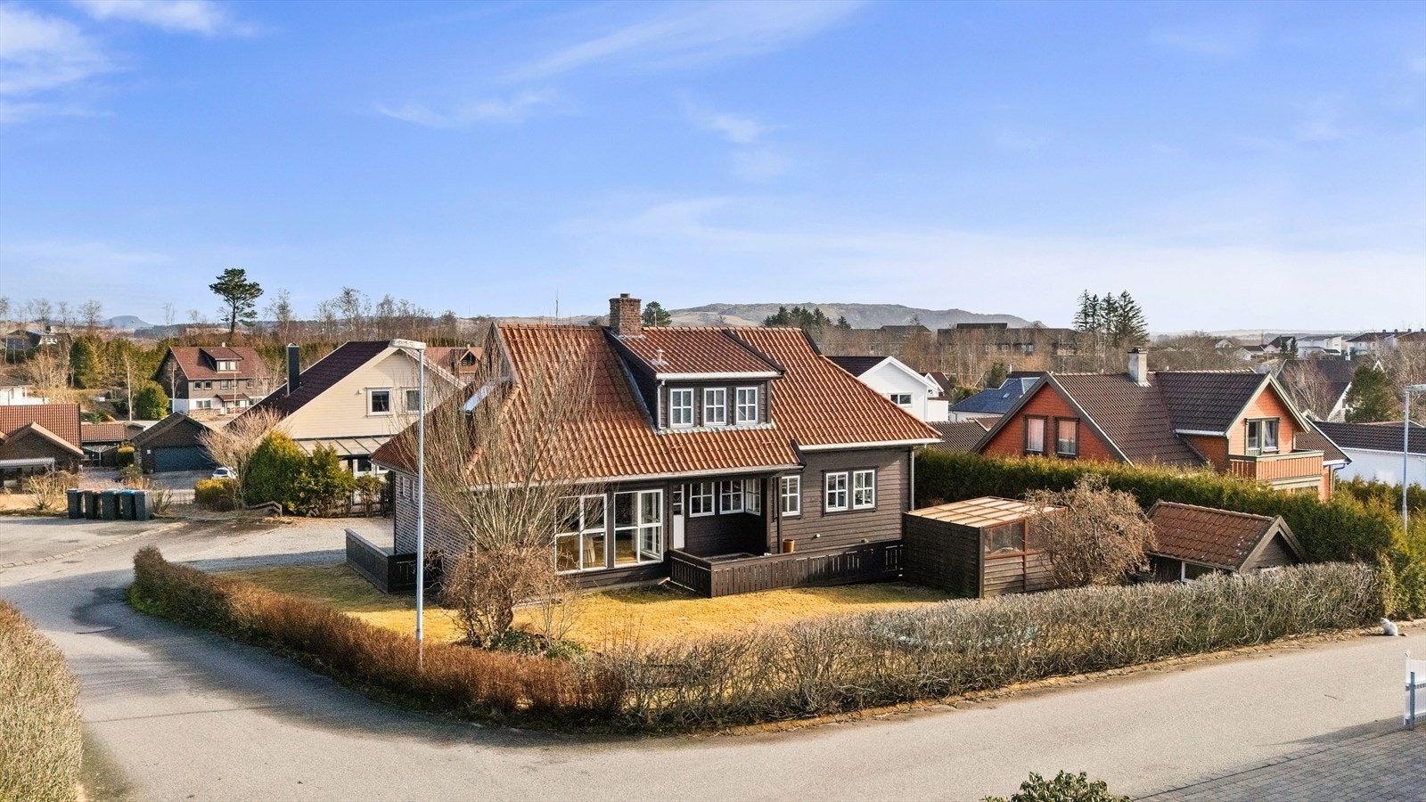 Steinhagen 19 ligger i et rolig, etablert og barnevennlig område. Galleribilde