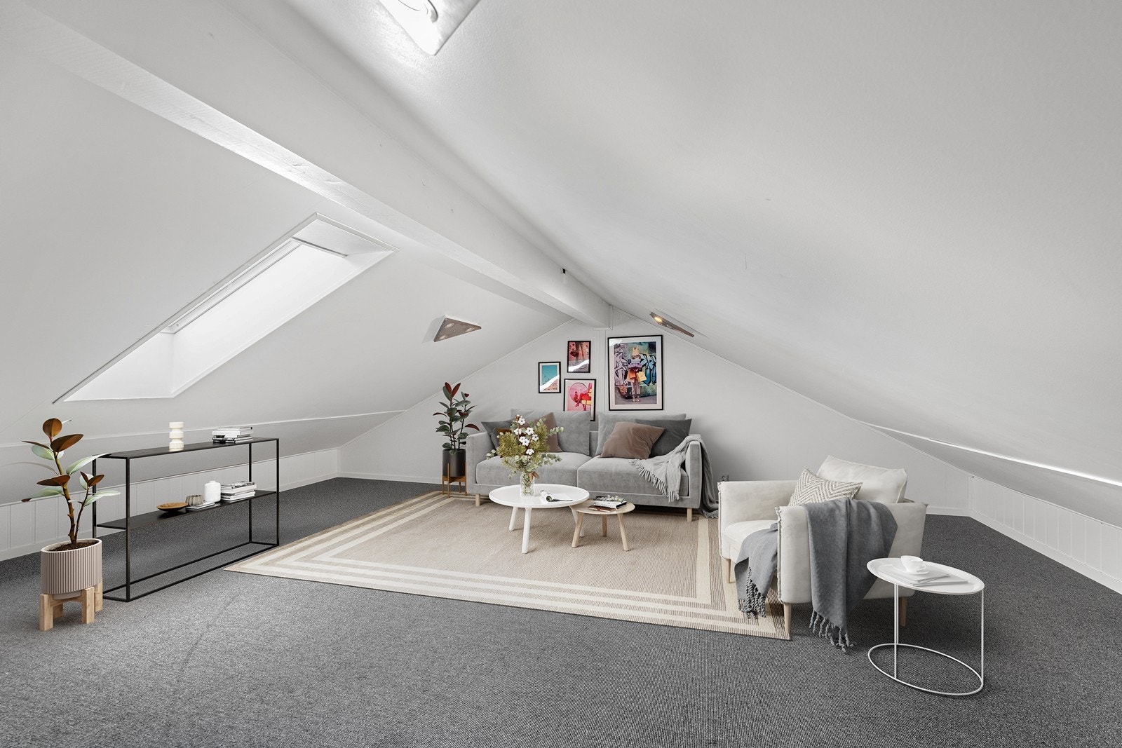 Digitalt stylet loft i garasje. Det gjøres oppmerksom på at dette rommet ikke er godkjent som rom for varig opphold. Galleribilde