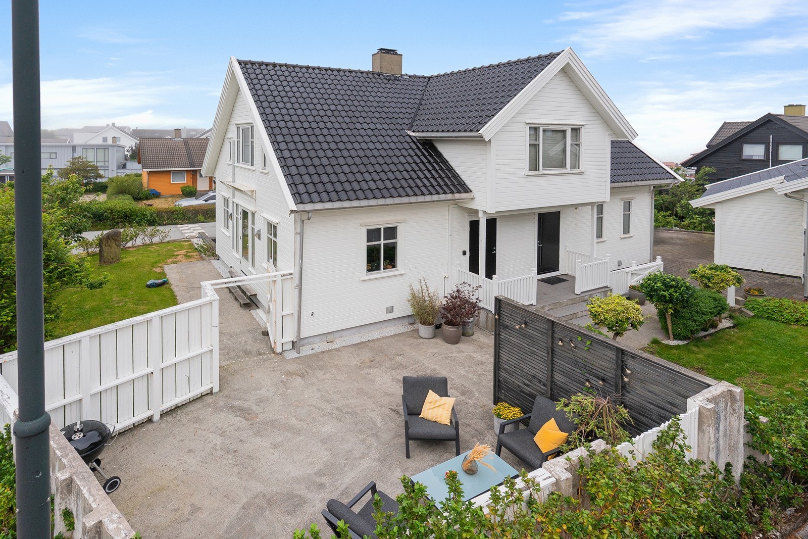 Velkommen til Bjørnegrasvegen 4. Presentert av EiendomsMegler1 V/ Jarl Tjelta - Foto Hanne Karlsen Galleribilde