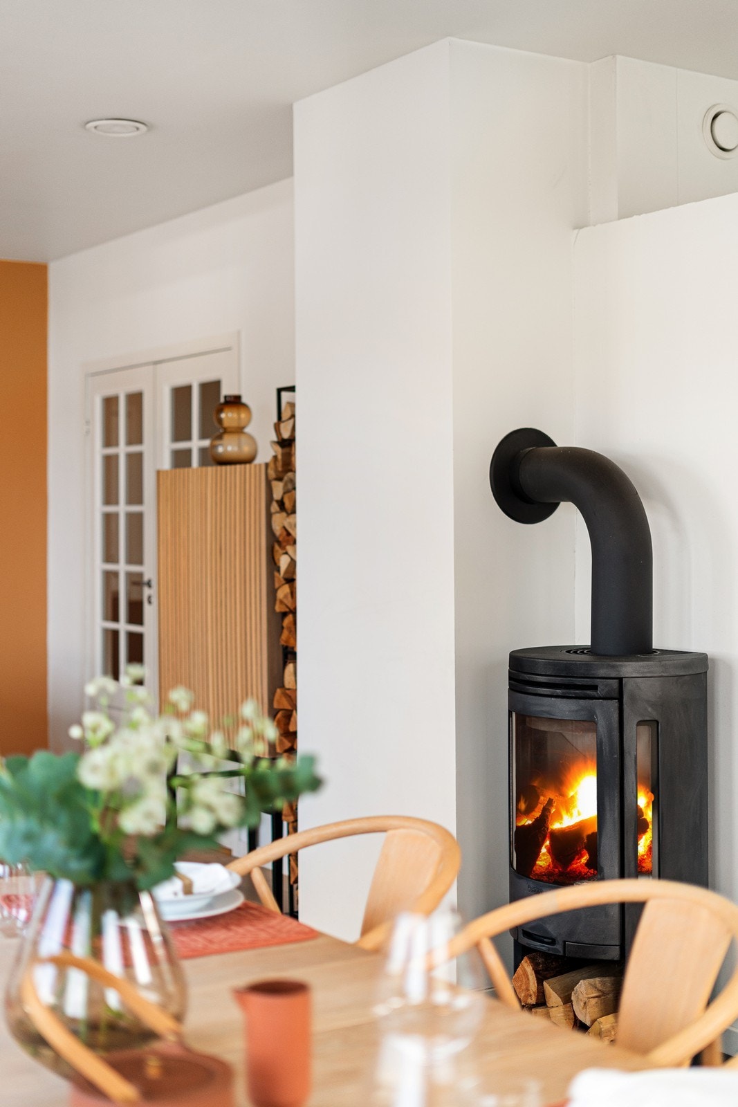 Vedovn i stue/kjøkken for ekstra hygge Galleribilde