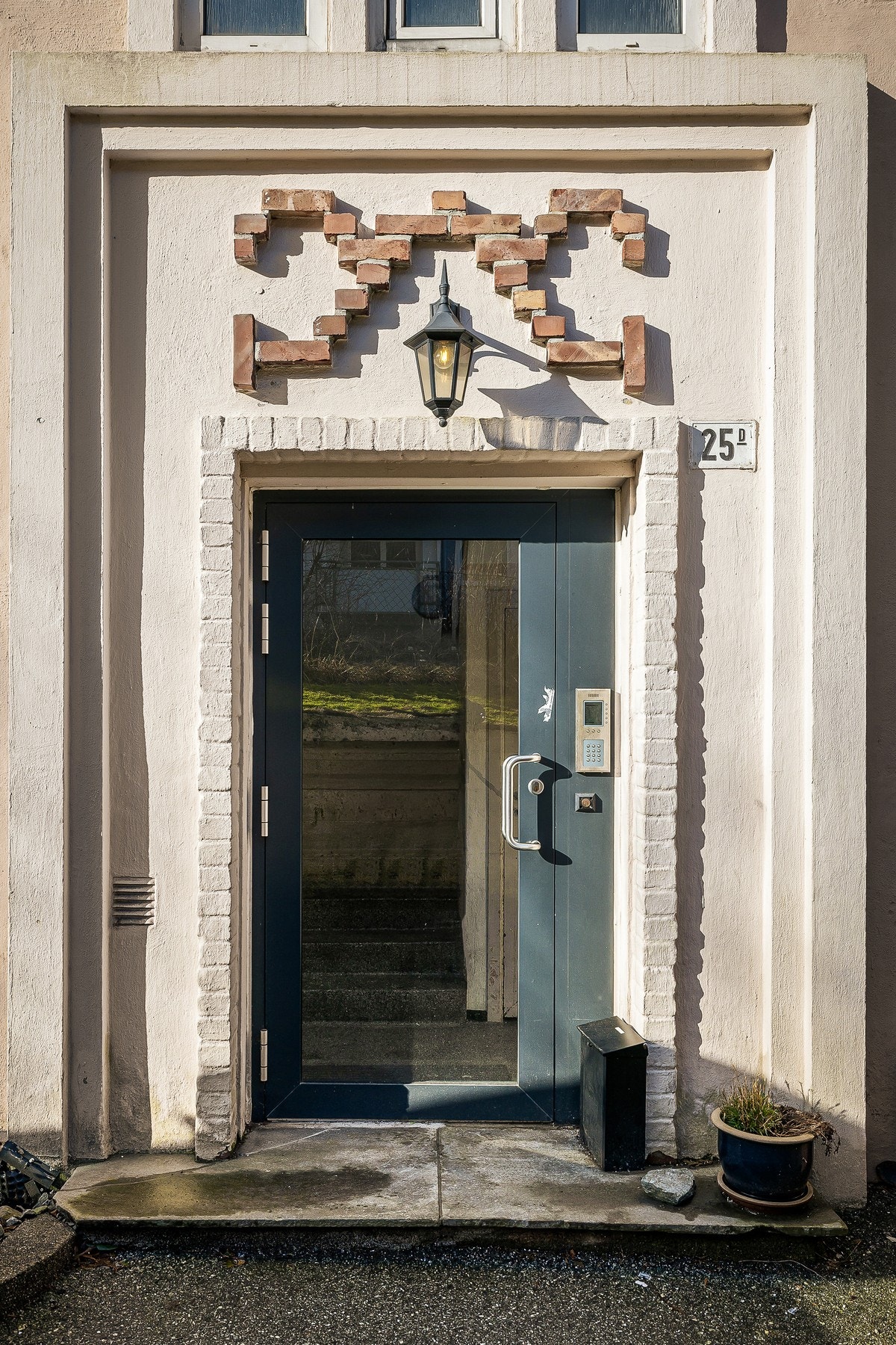 - Pent og velholdt inngangsparti - Galleribilde