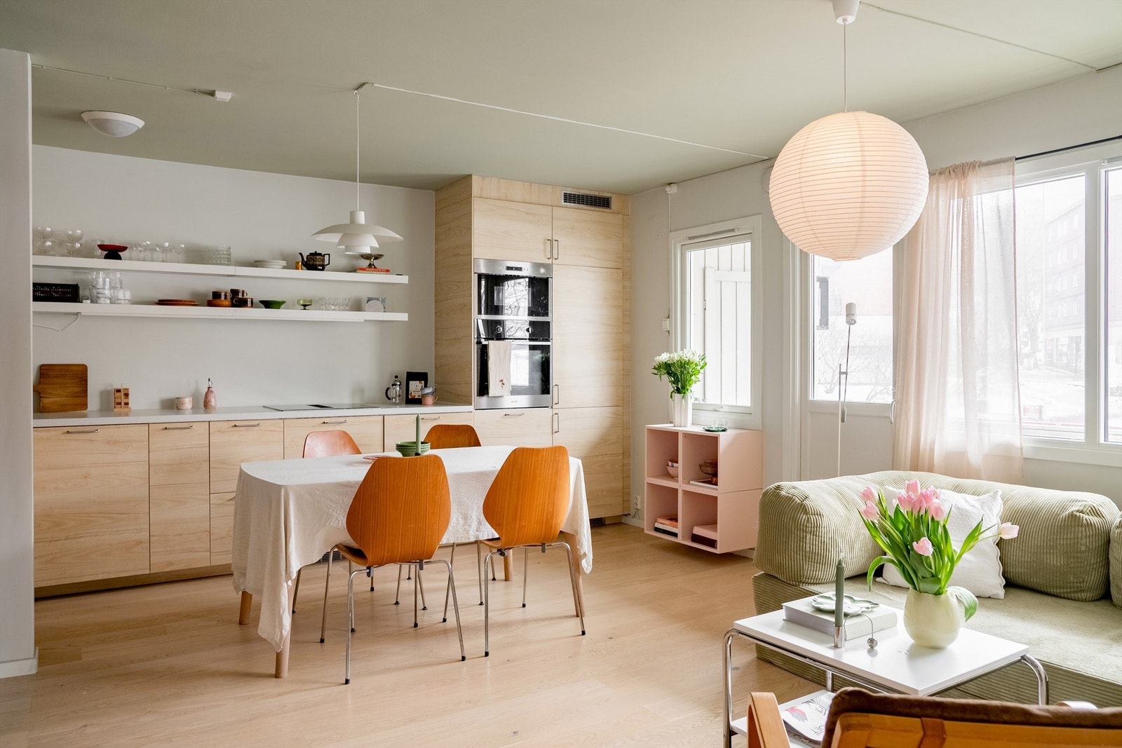 Leiligheten har de senere årene fått en rekke oppgraderinger. Som blant annet nytt bad og kjøkken. Galleribilde