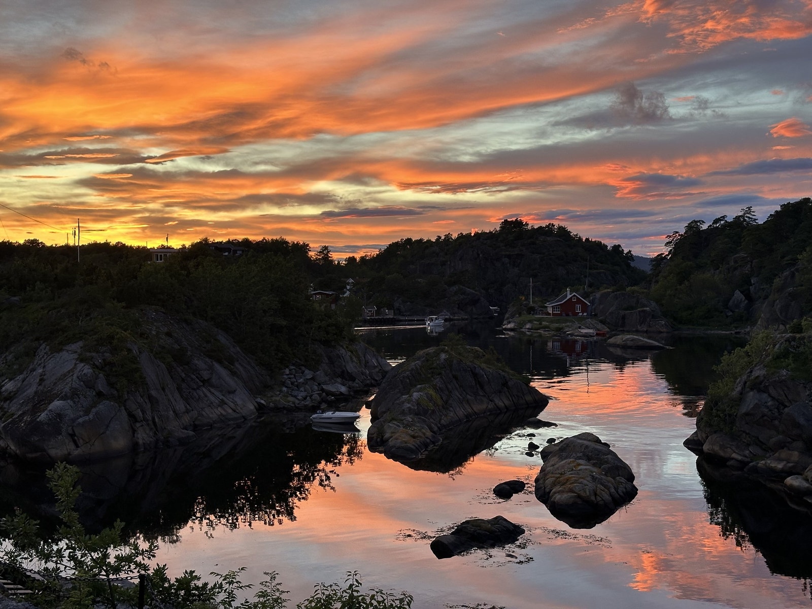 Kveldsstemning ved sjøen. Galleribilde