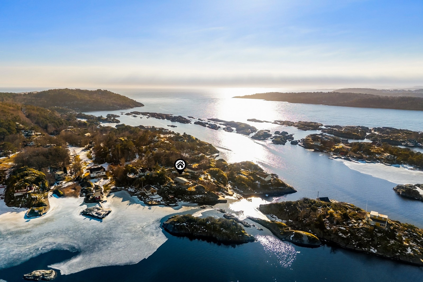 Ytterst mot havet, men godt skjermet. Galleribilde