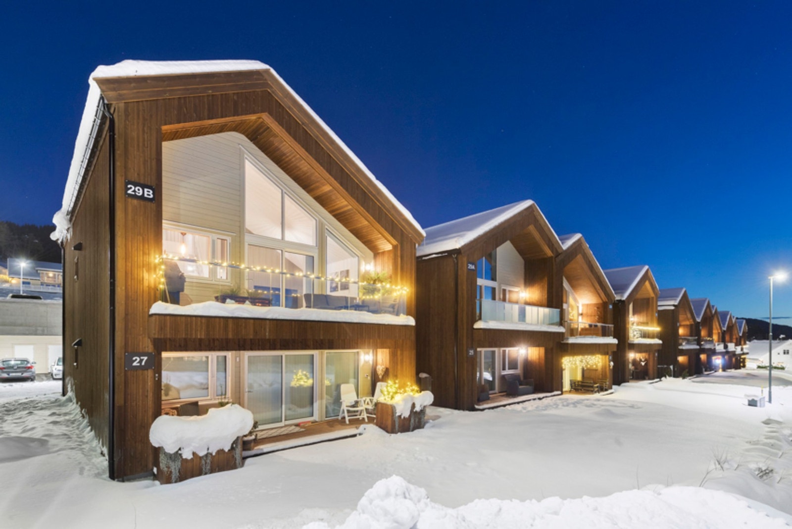 Velkommen til Årømyran 29B! Leiligheten ligger på toppen helt mot vest i sameiet. Galleribilde