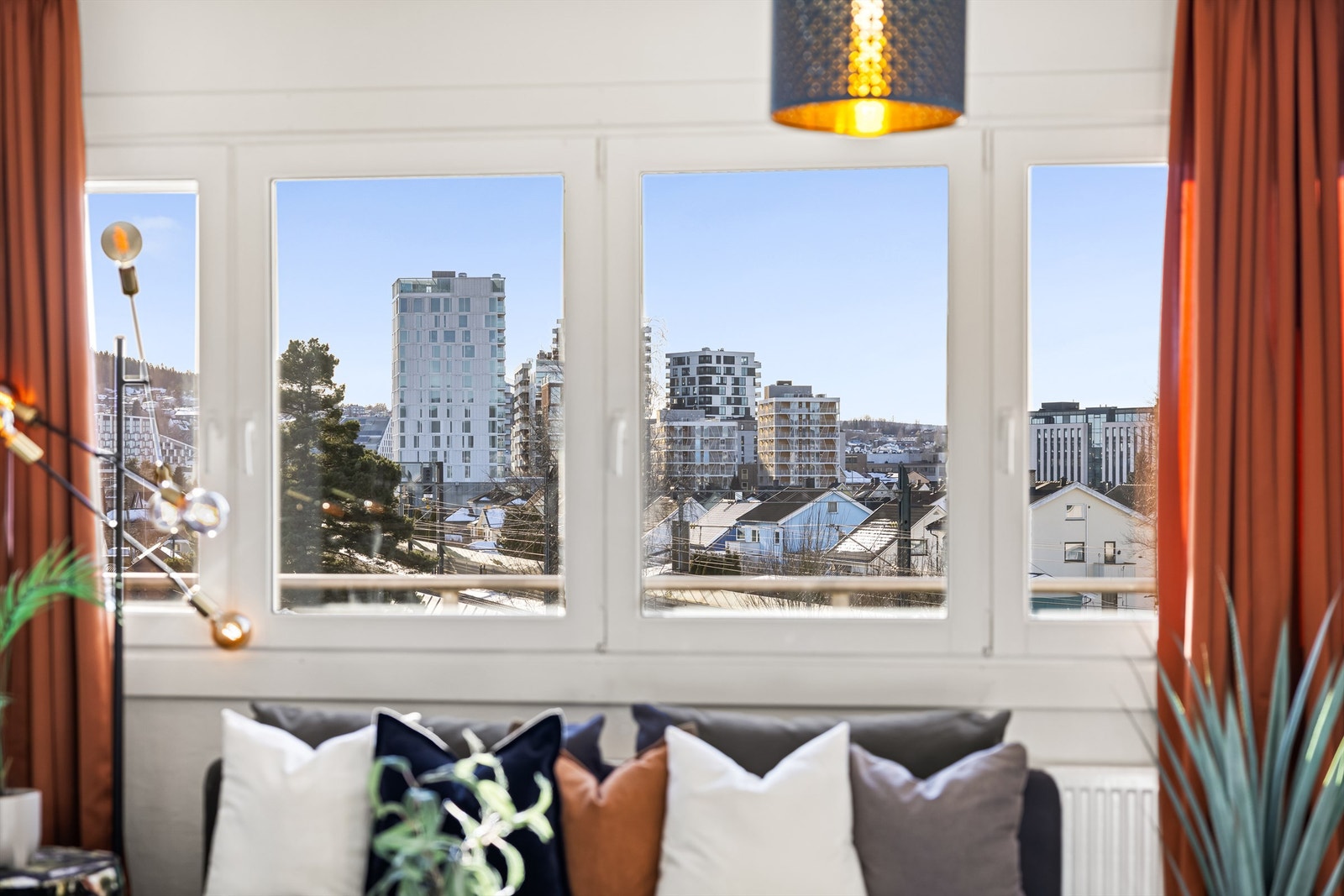 Fra leiligheten er det flott utsikt over byen. Galleribilde