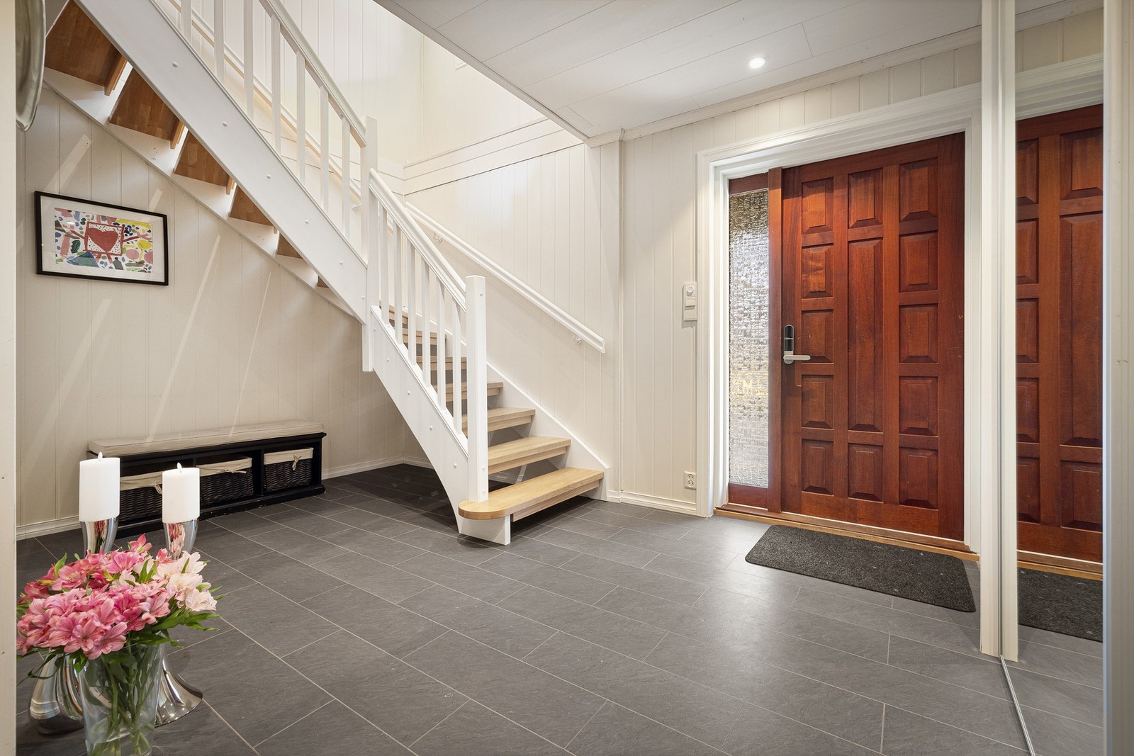 Trapp opp til hovedetasjen. Galleribilde