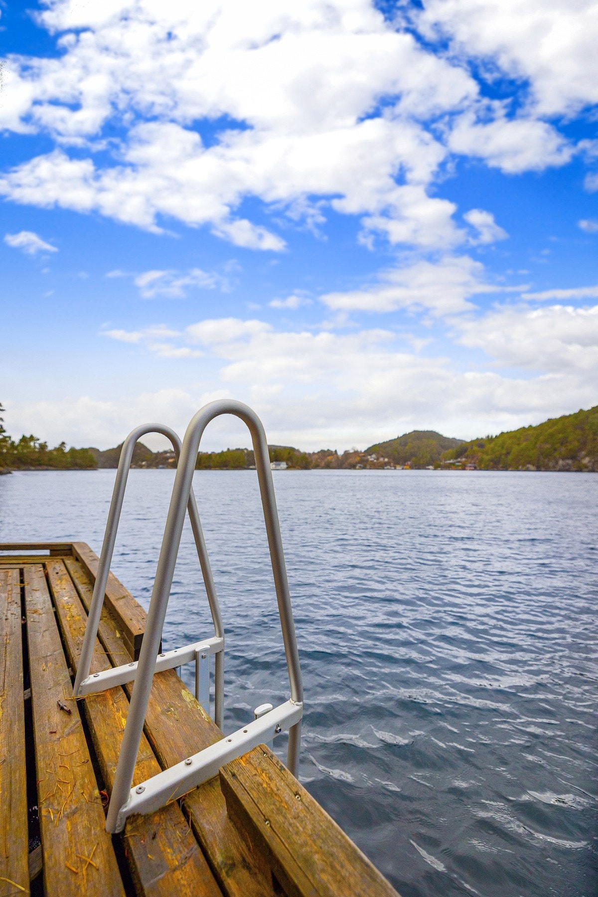 Med badestige er det lett å komme seg opp igjen etter en dukkert. Galleribilde