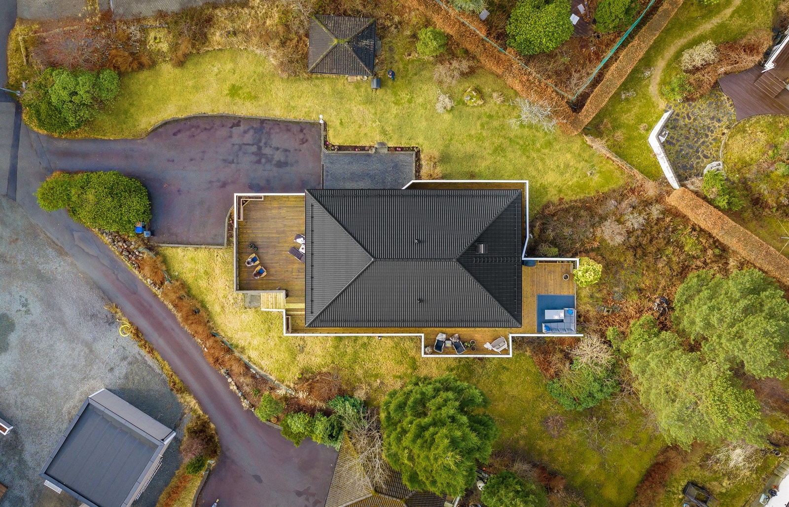 Selger opplyser at taket ble skiftet i 2021. Galleribilde