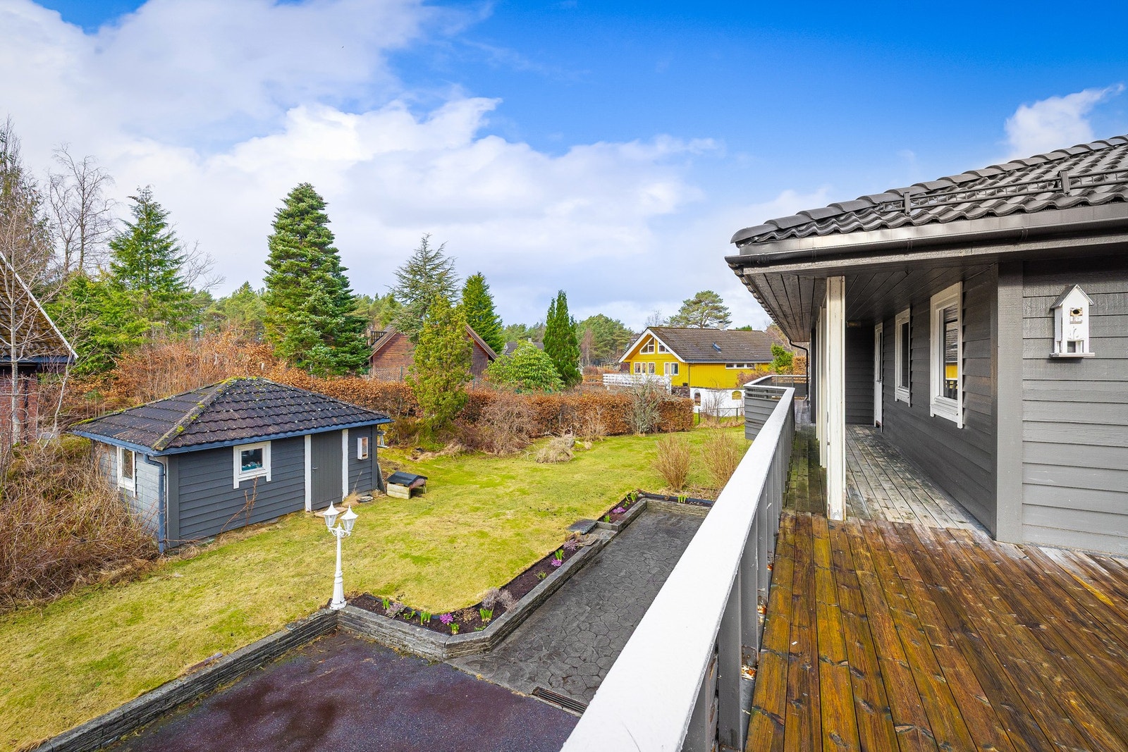 Her ser man døren inn til vaskerommet. Galleribilde