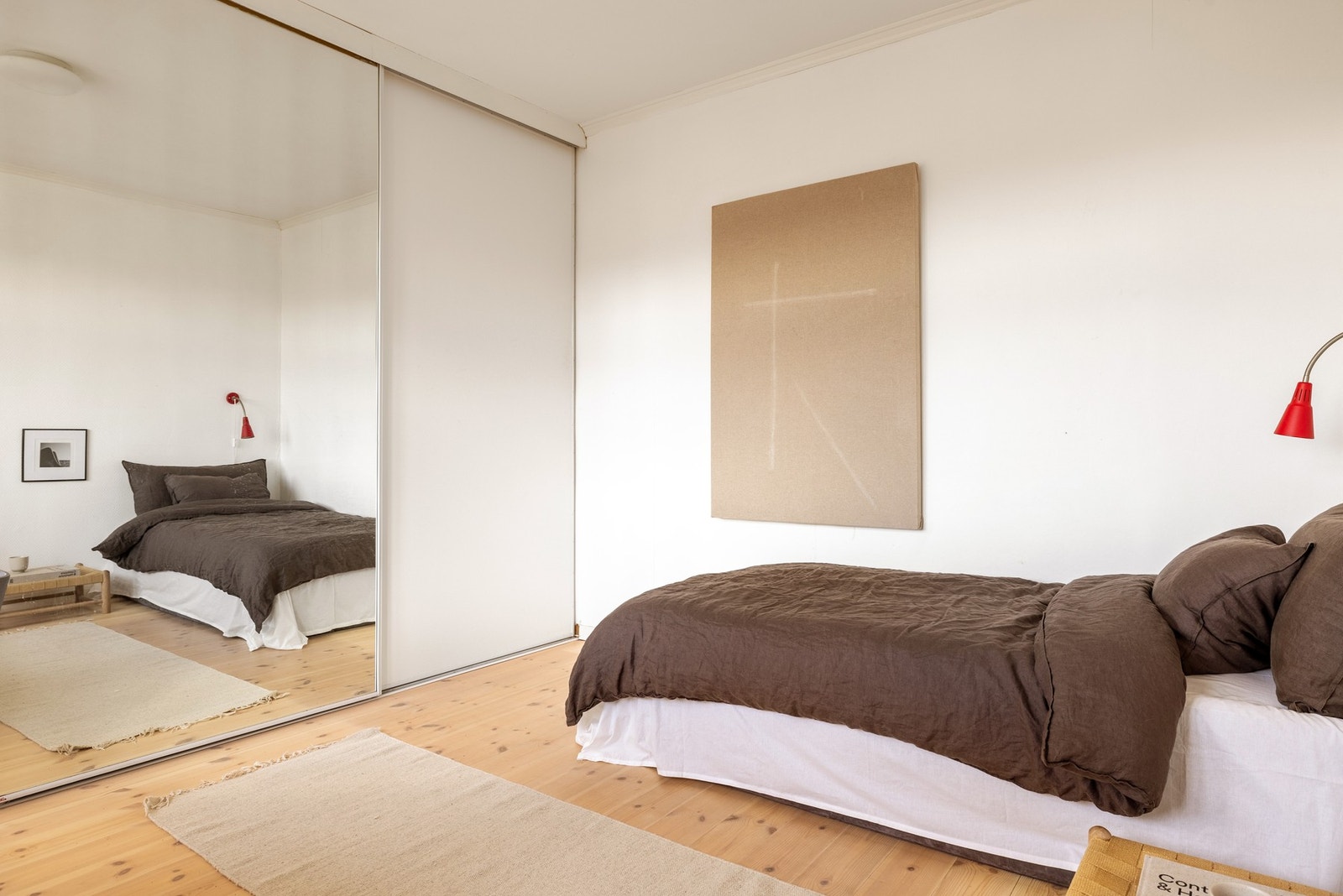 Det første soverommet i denne etasjen måles til 12,5 kvm. Galleribilde