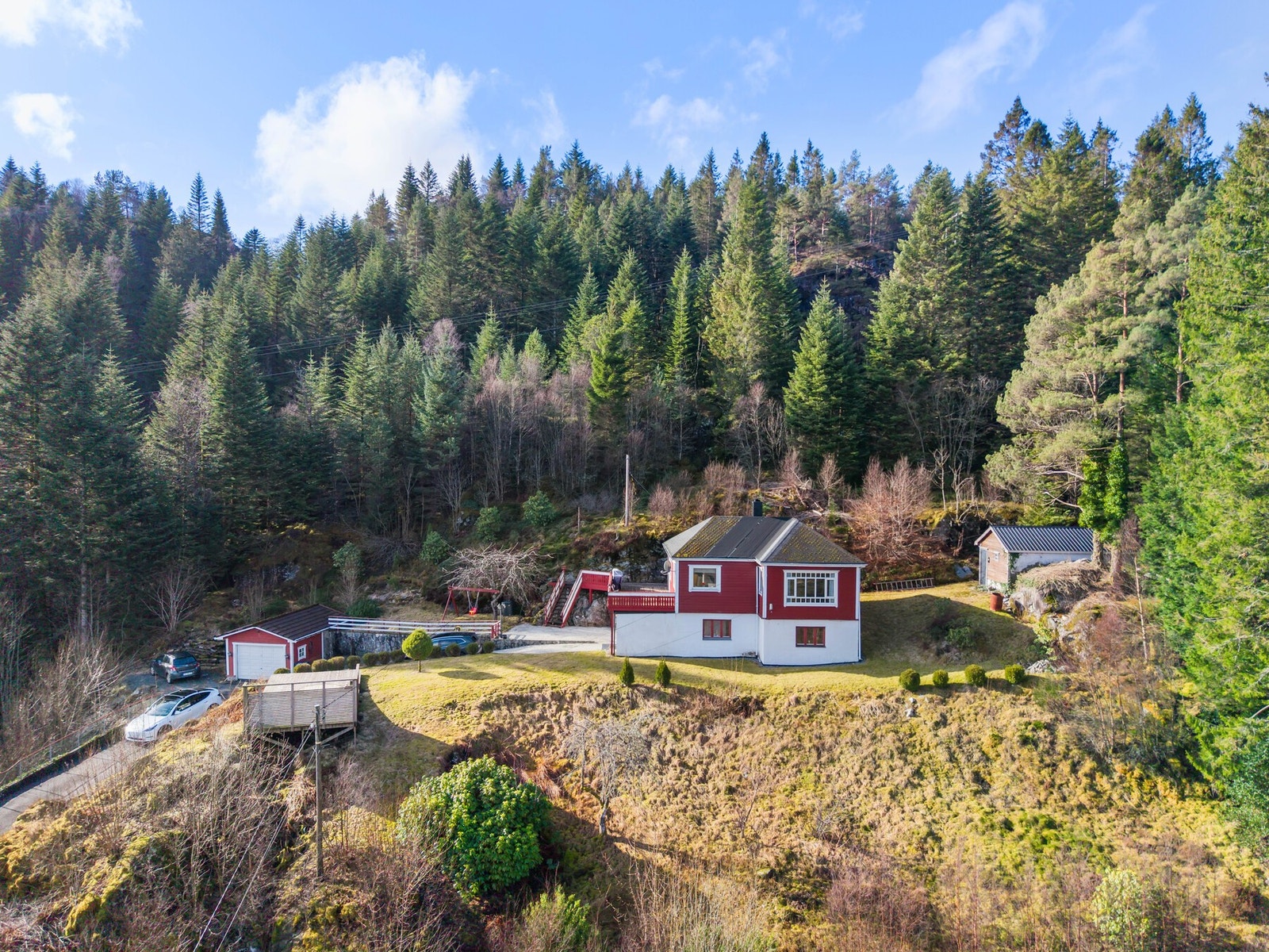 Ta kontakt for påmelding til visning eller ved spørsmål om eiendommen. Galleribilde
