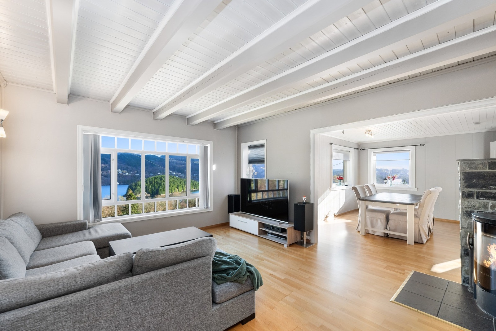 Lys og trivelig stue. Galleribilde