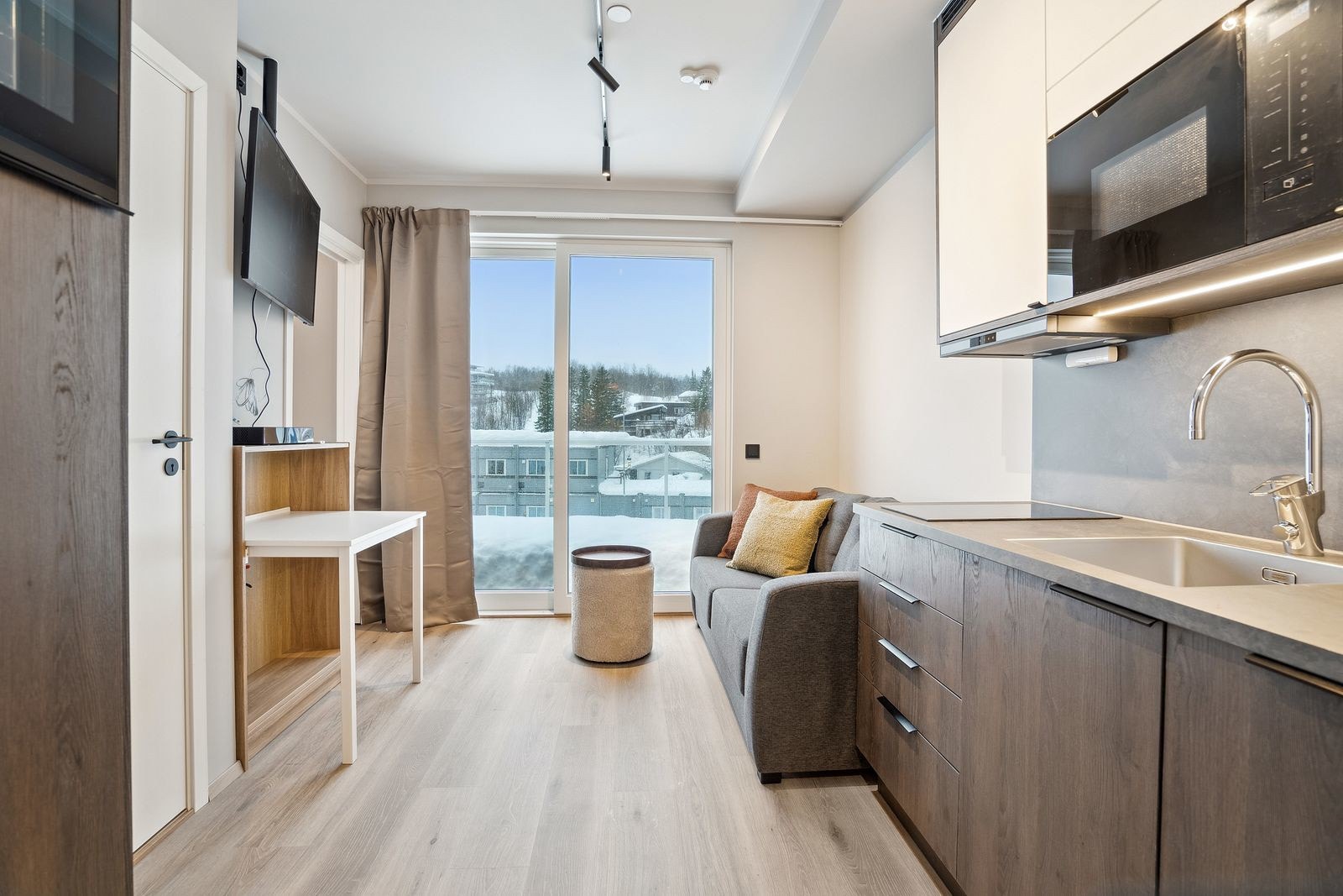 Studioleilighet 2 med åpen løsning stue/kjøkken - utgang til balkong fra stue!