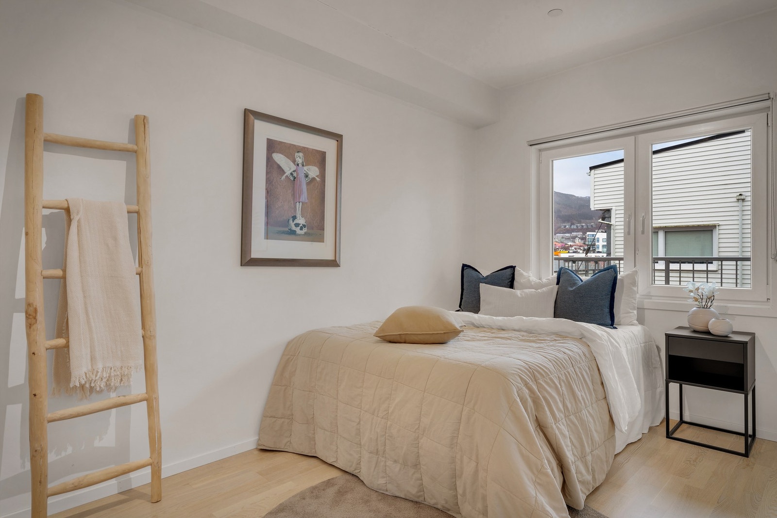 - Soverom 2 har gode møblering- og bruksmuligheter - Galleribilde