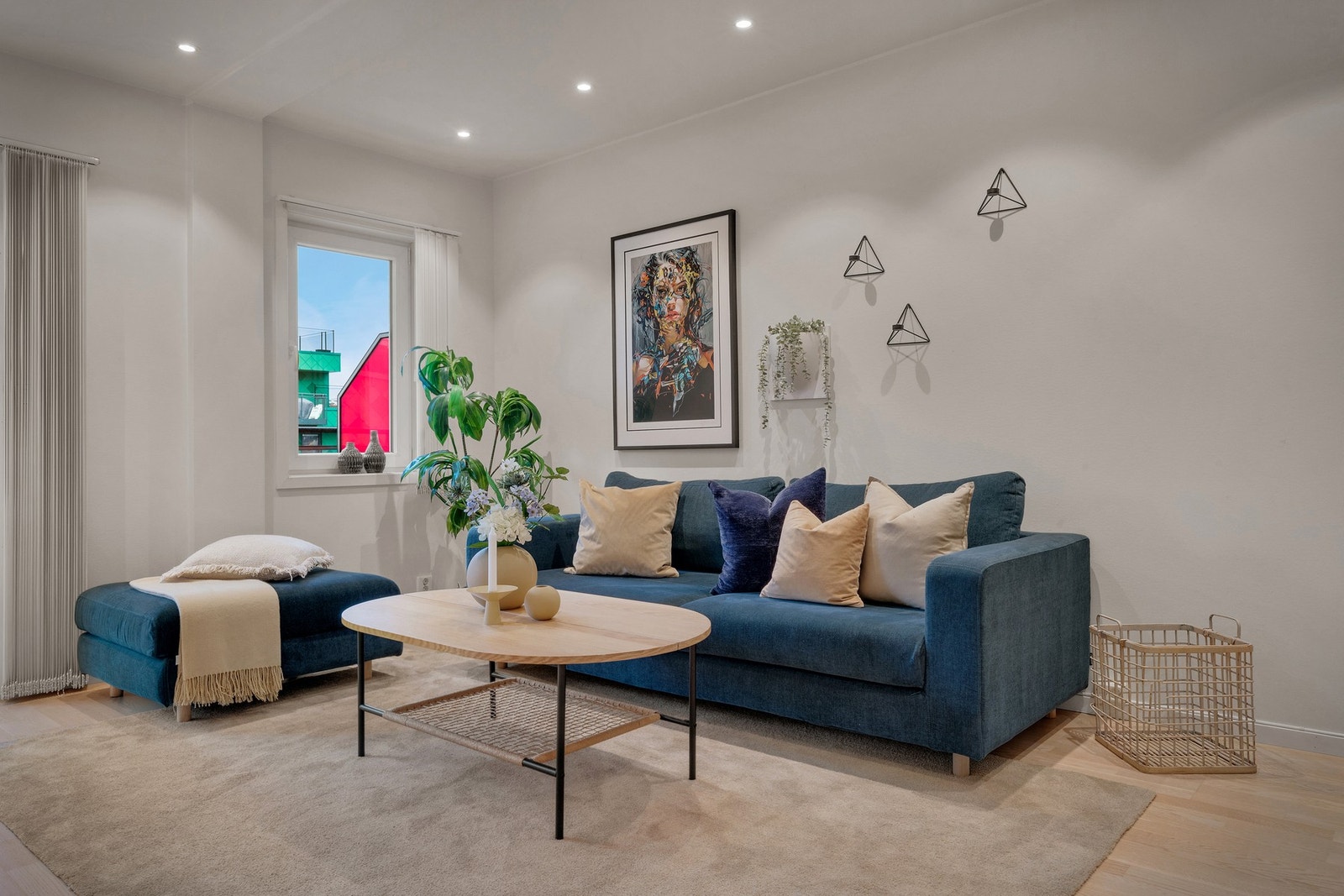 - En moderne og romslig 3-roms selveierleilighet med gjennomført standard, store vindusflater og flott beliggenhet - Galleribilde