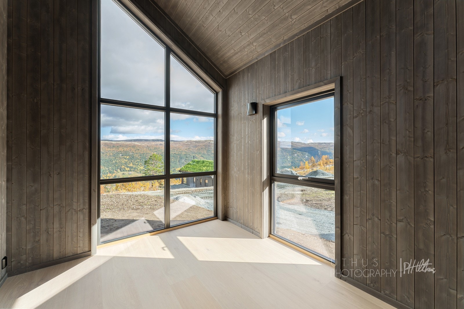 Soverom 2 med store vinduer med utsikt - Flere vil nok krangle om dette rommet! Galleribilde