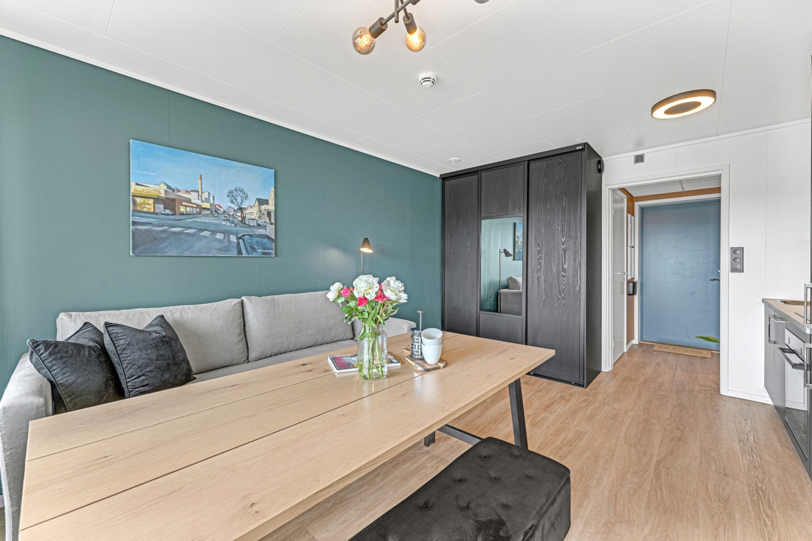 Leiligheten er bygd i 2021 og er godt velholdt av nåværende eier. Galleribilde