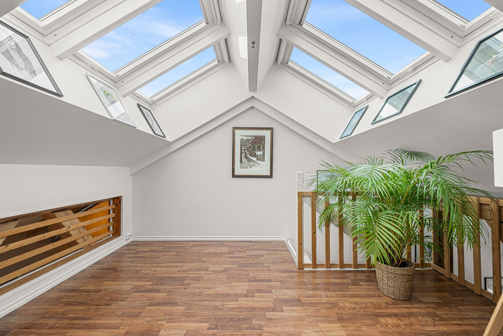 Rommet har en gulvflate på ca. 15 kvm. Galleribilde