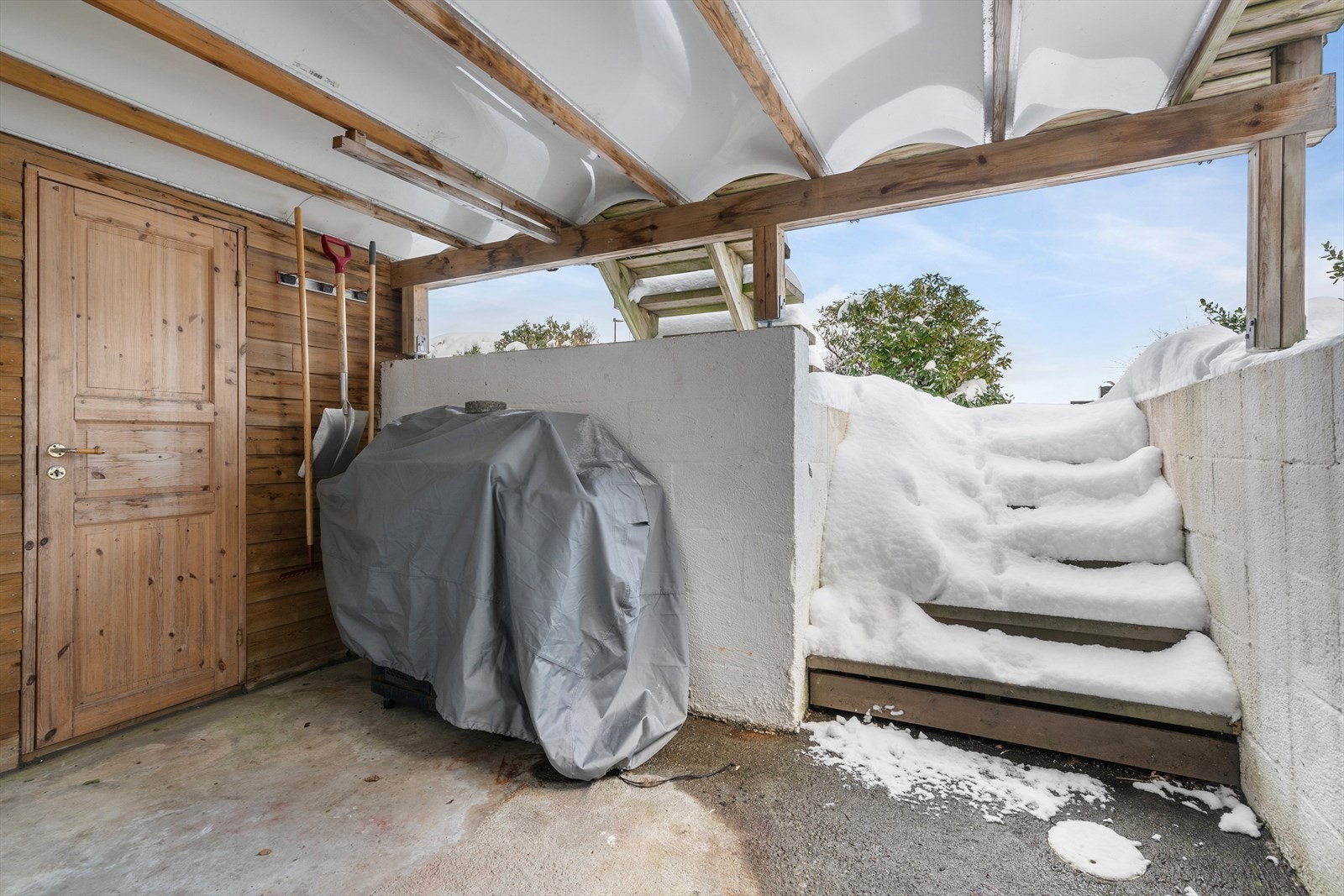 Under verandaen er det en utvendig bod på 5 kvm. Galleribilde