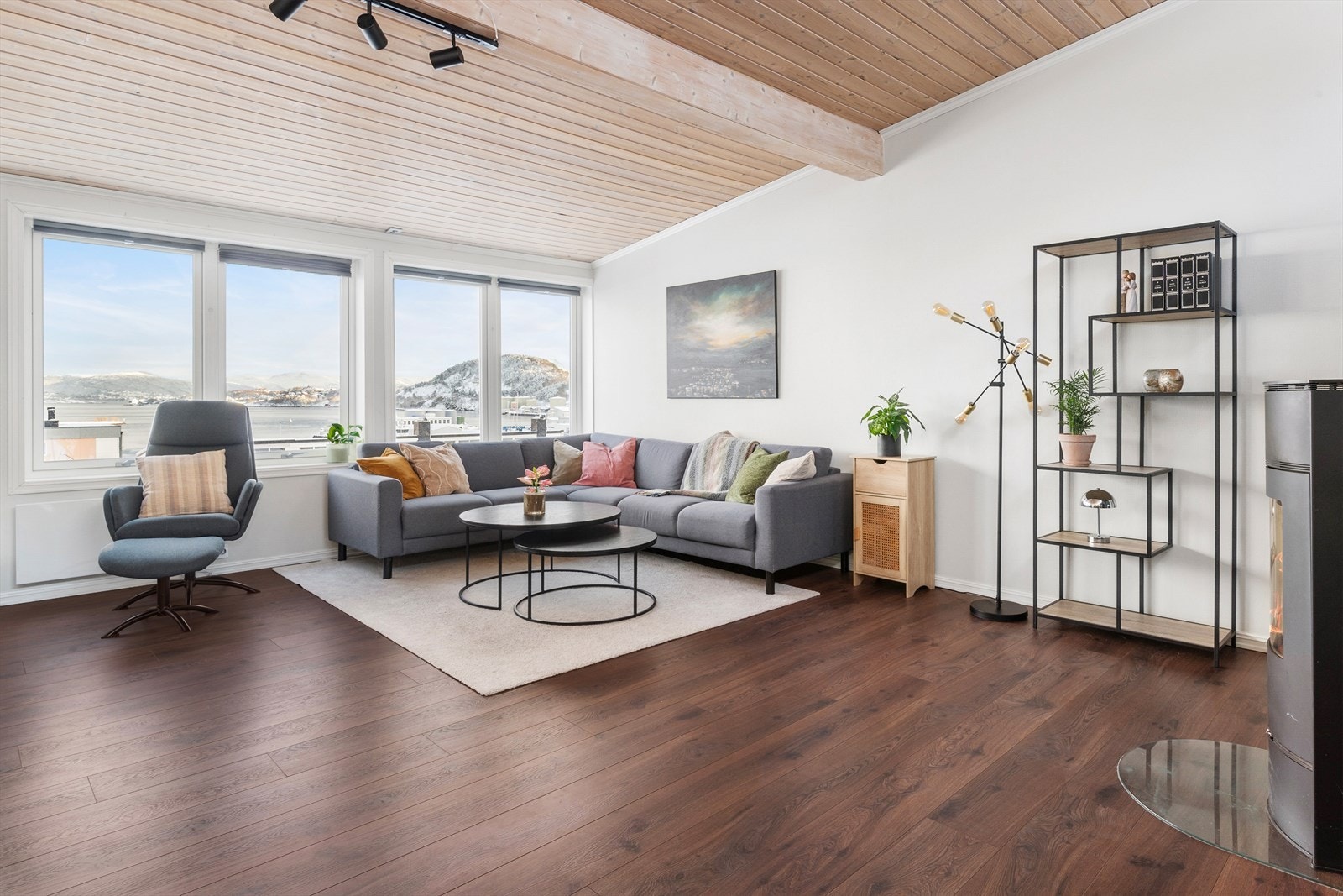 Stuen er av god størrelse - Galleribilde