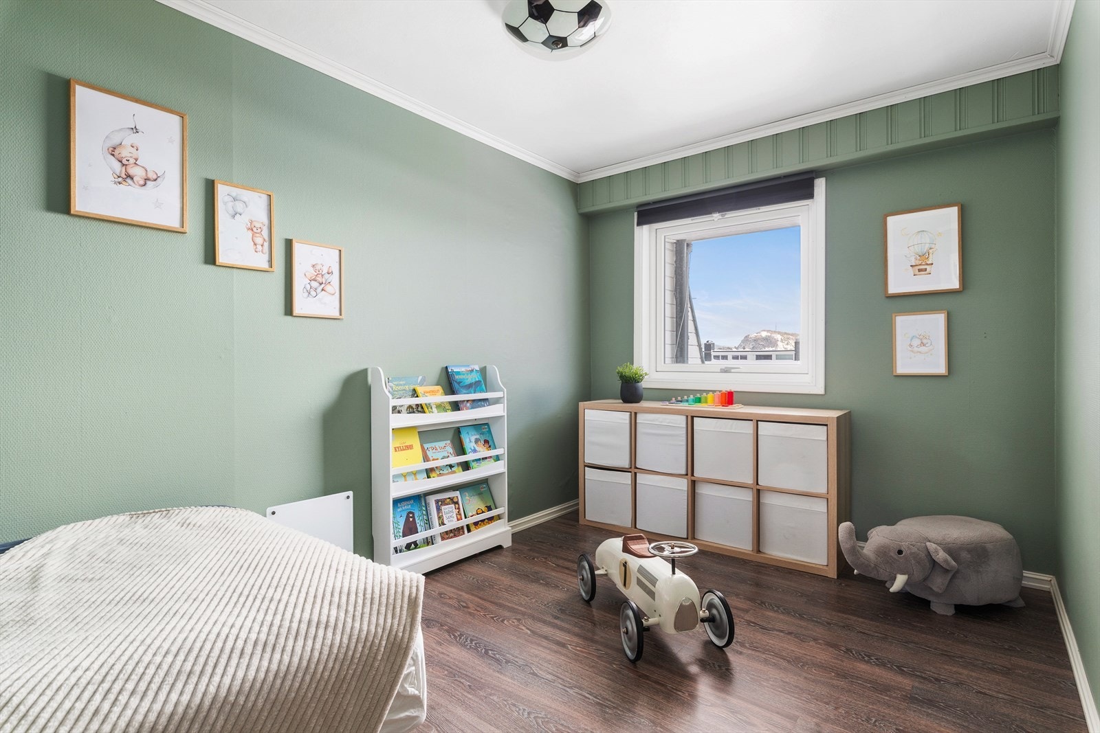 Det er totalt tre soverom i boligen, alle av god størrelse. Galleribilde