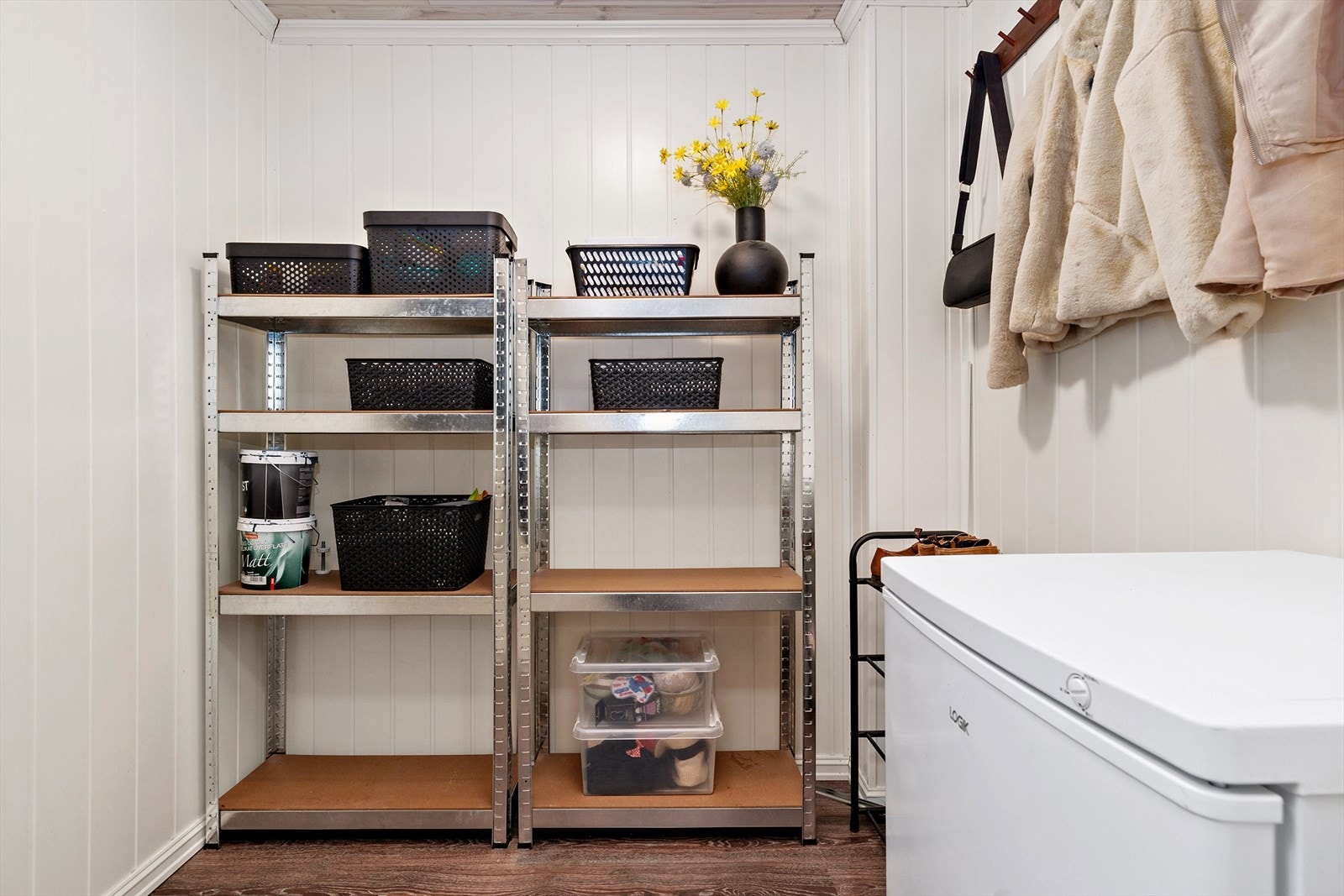 Boden har god plass til både fryser og innredning. Galleribilde