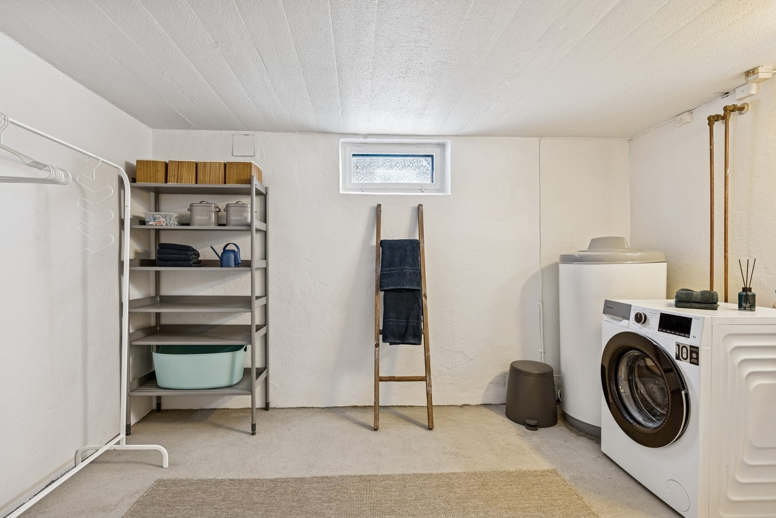 Vaskerom - i rommet er det også dusj på vegg samt et wc. Galleribilde