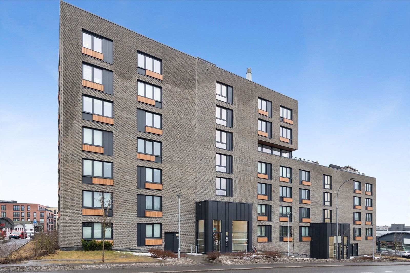 Boligen ligger flott til på Malerhaugen/ Ensjø med kort vei til servicetilbud og fasiliteter. Galleribilde