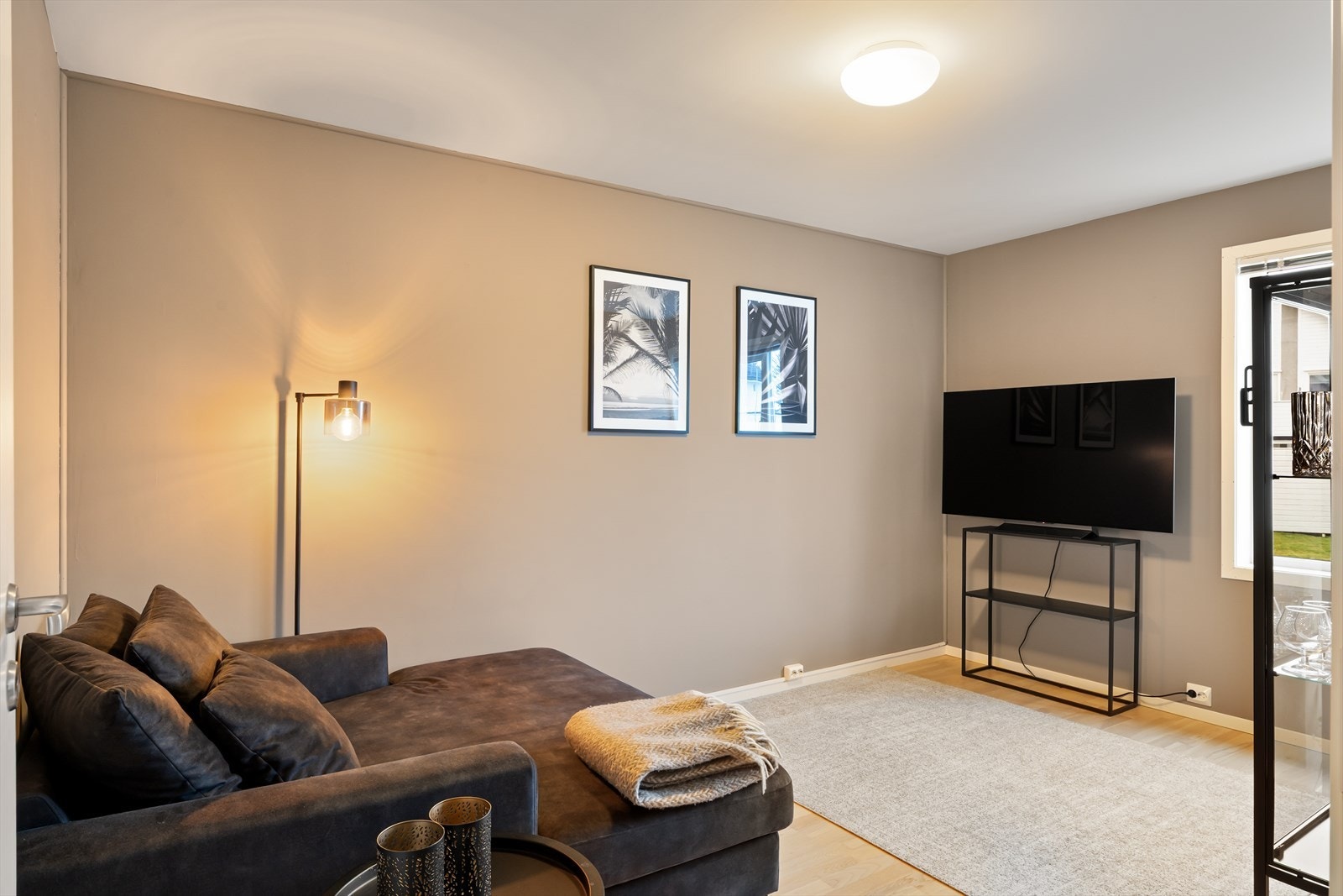 Boligen har 3 soverom, hvorav det ene brukes som ekstra tv-stue. Galleribilde