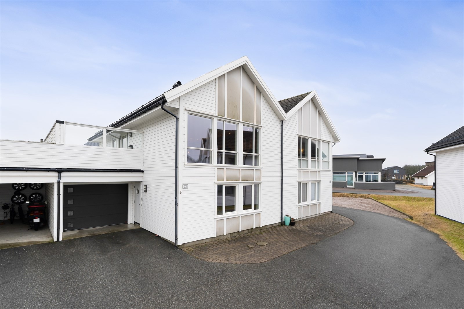 Hadlandshøyvegen 23 presenteres av Leon Høyland i EiendomsMegler 1 Jærmegleren. Foto: Eivind Dirdal. Galleribilde