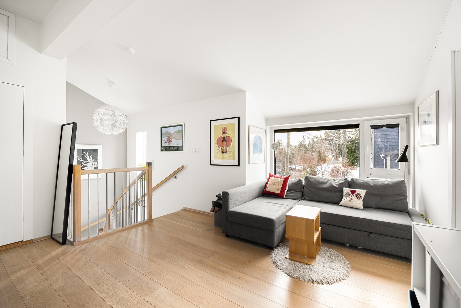 I andre etasje har boligen en koselig TV-stue. Galleribilde