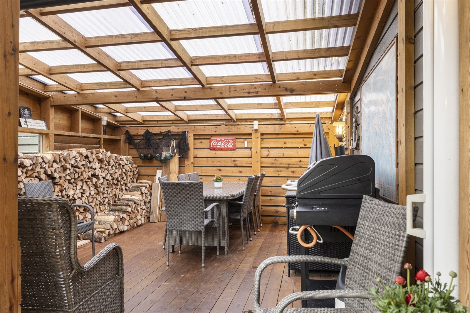 Her har man plass til både oppbevaring og en sittegruppe Galleribilde