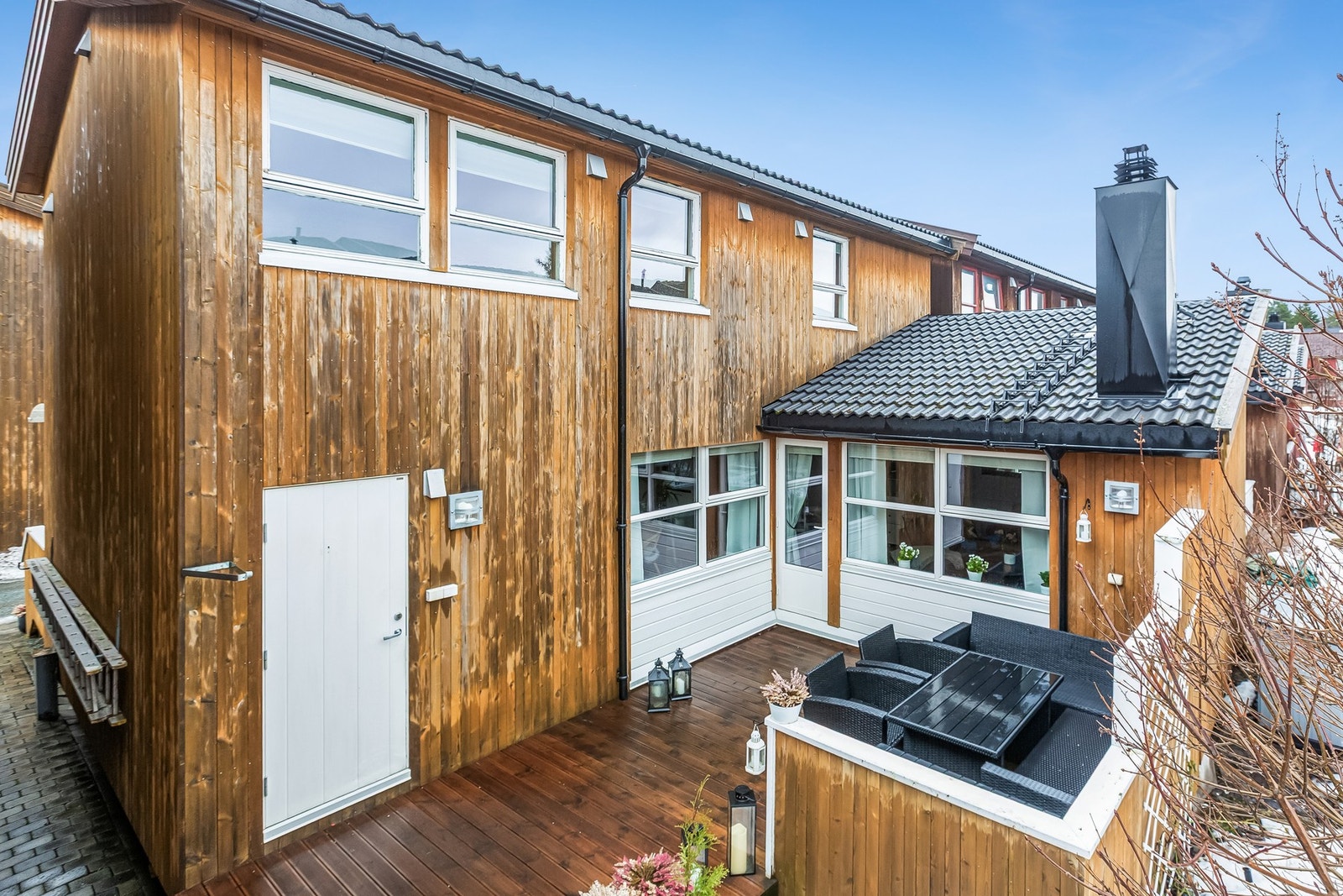 Sørvendt terrasse som gir ypperlige solforhold. Galleribilde