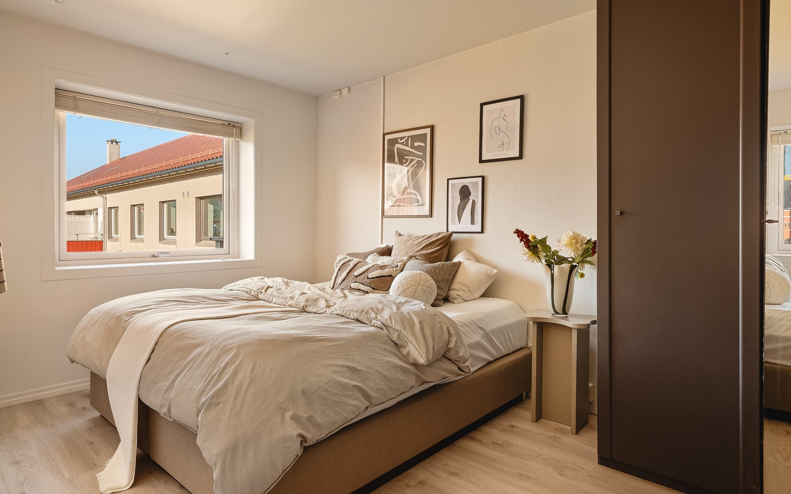 Leiligheten har to trivelige soverom på 12,7 kvm og 7,1 kvm. Galleribilde