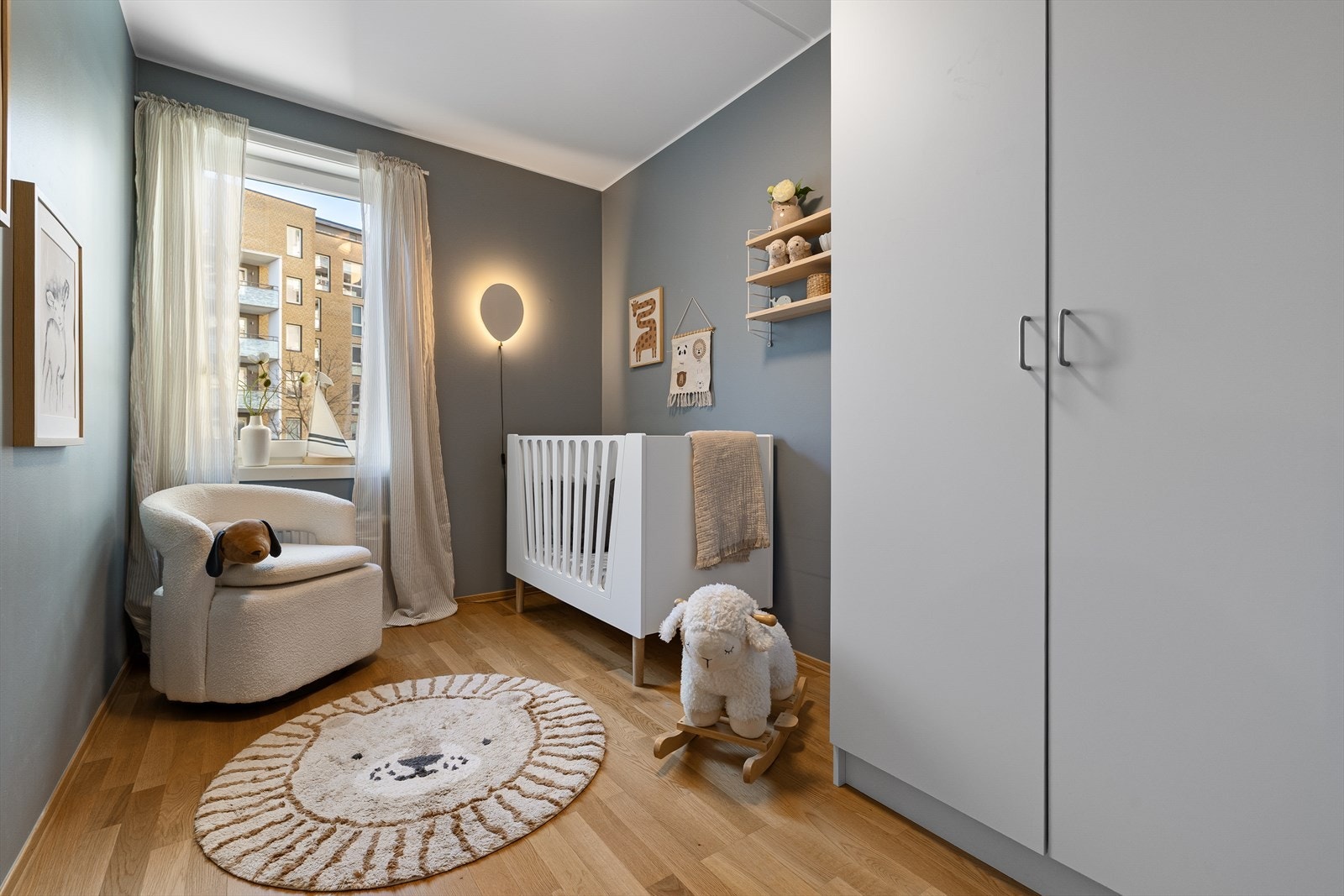 Det andre soverommet passer ypperlig til gjesterom, barnerom eller kontor. Galleribilde