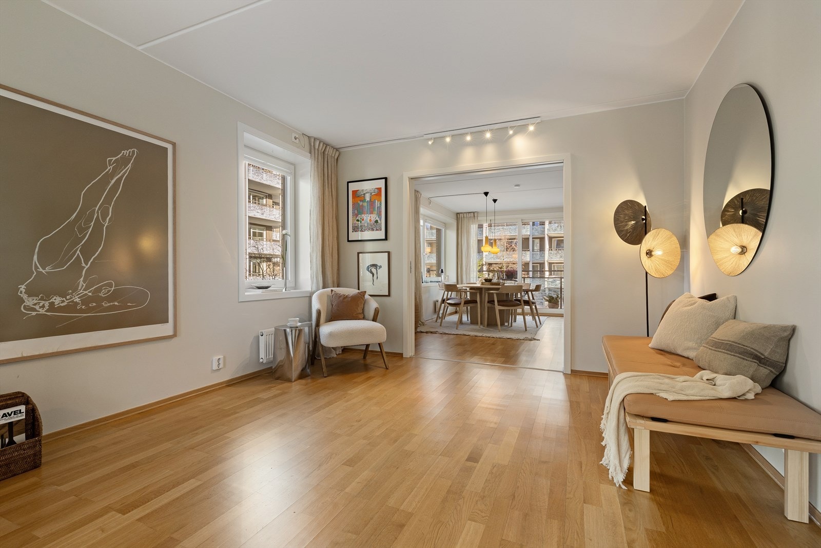 Takhøyden i stuen er 247 cm. Galleribilde