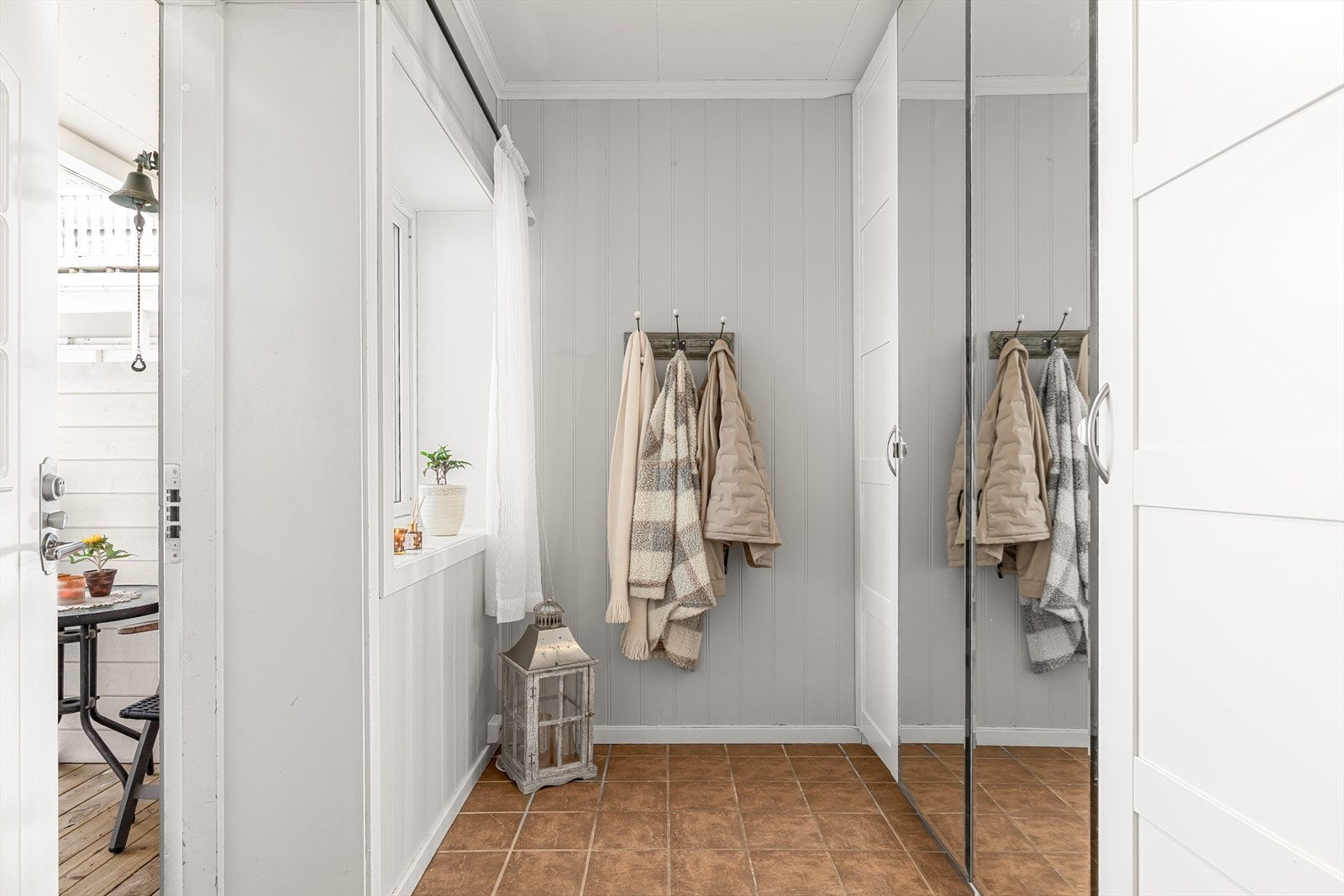 flislagt gang med varmekabler Galleribilde