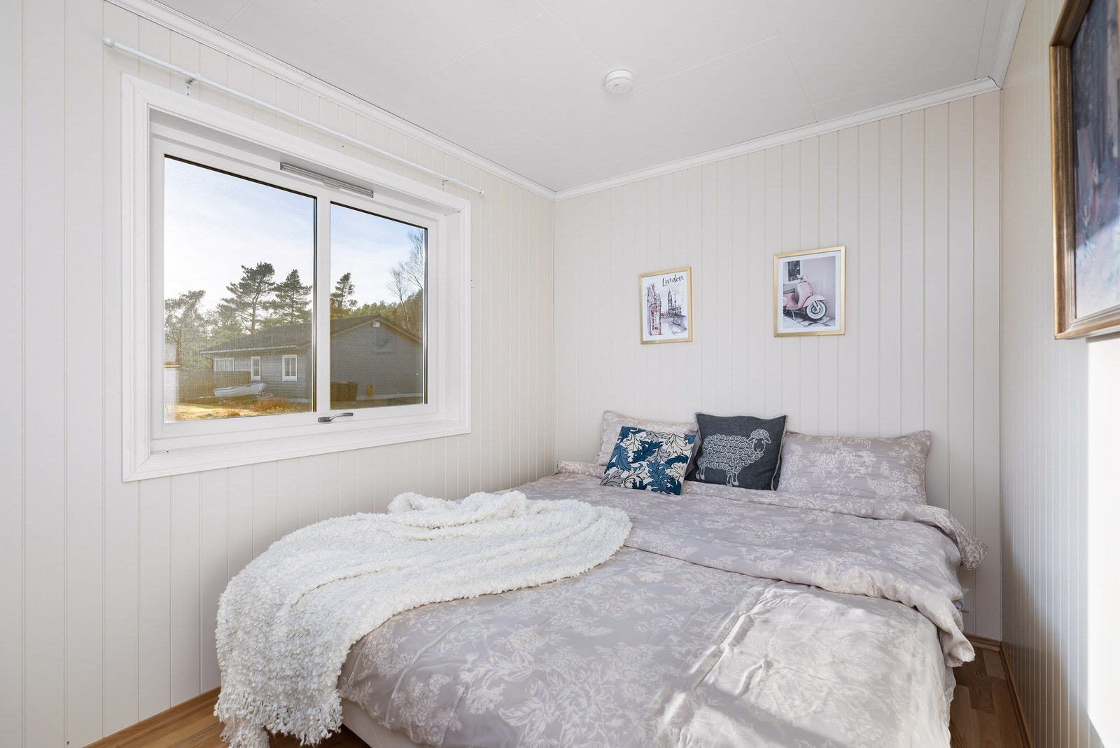 Soverom 2 måler 8,5 m². Galleribilde